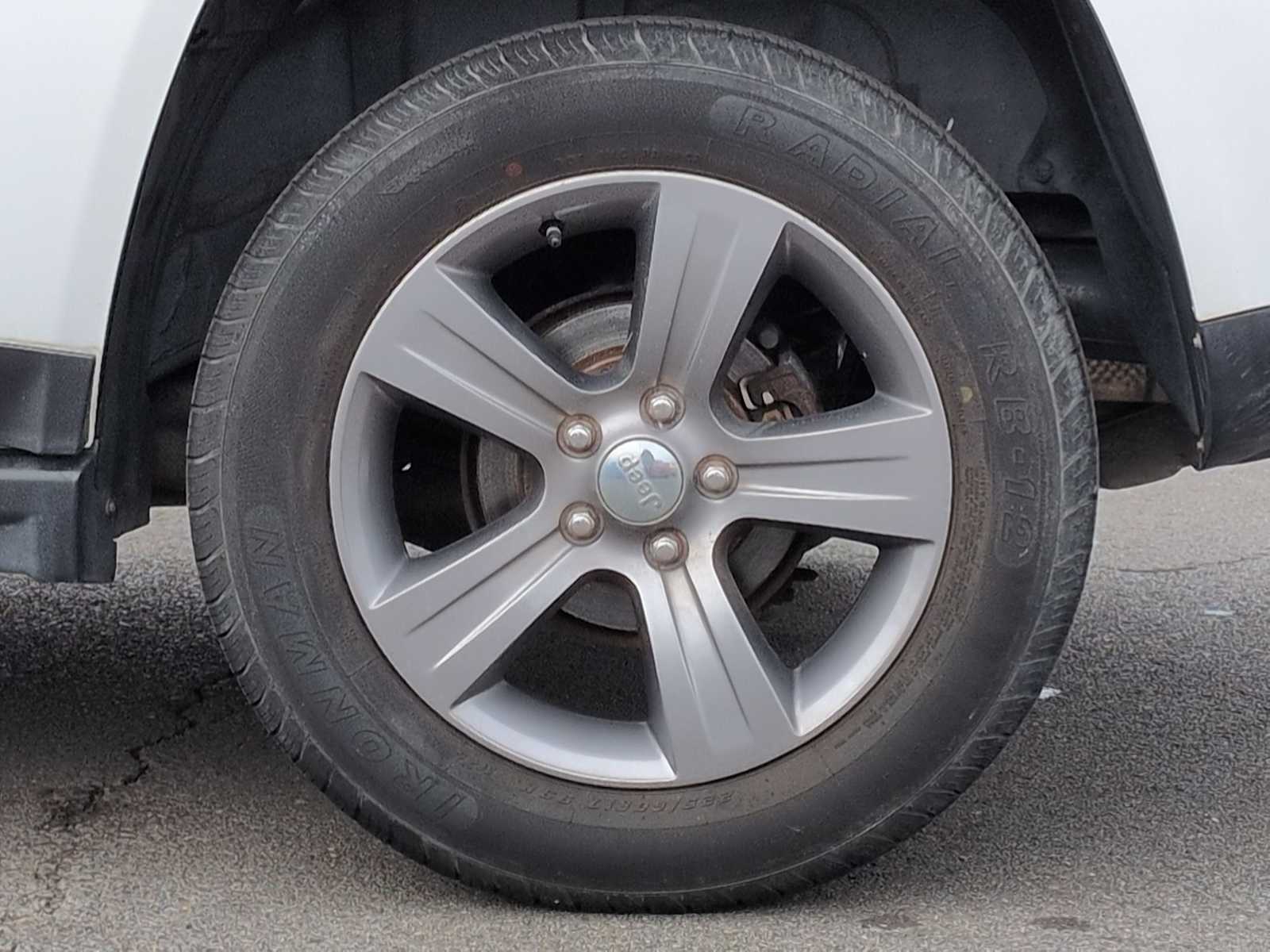 Thumbnail: 2017 Jeep Compass - 14