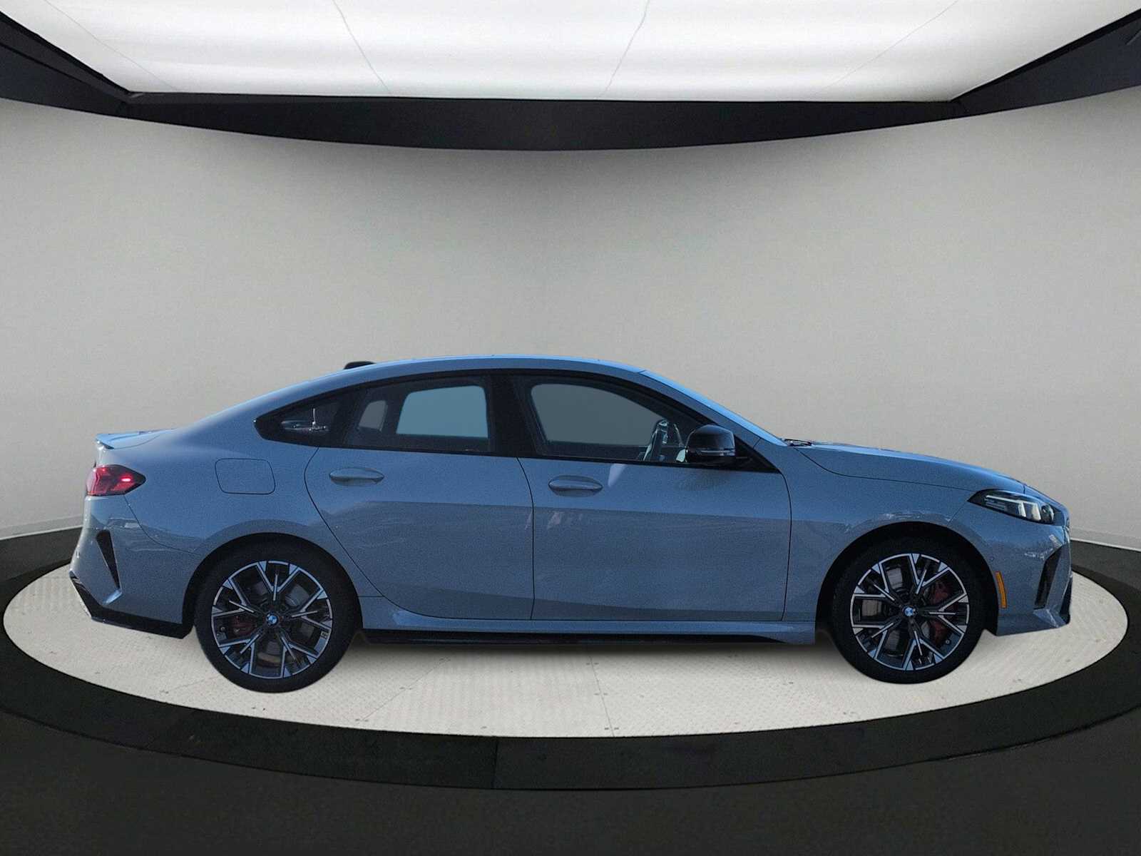 Thumbnail: 2025 BMW 2 Series - 9