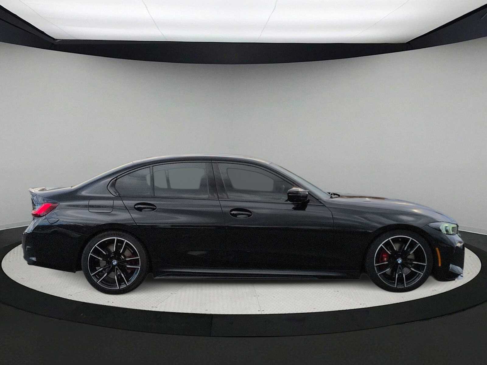 Thumbnail: 2024 BMW 3 Series - 9