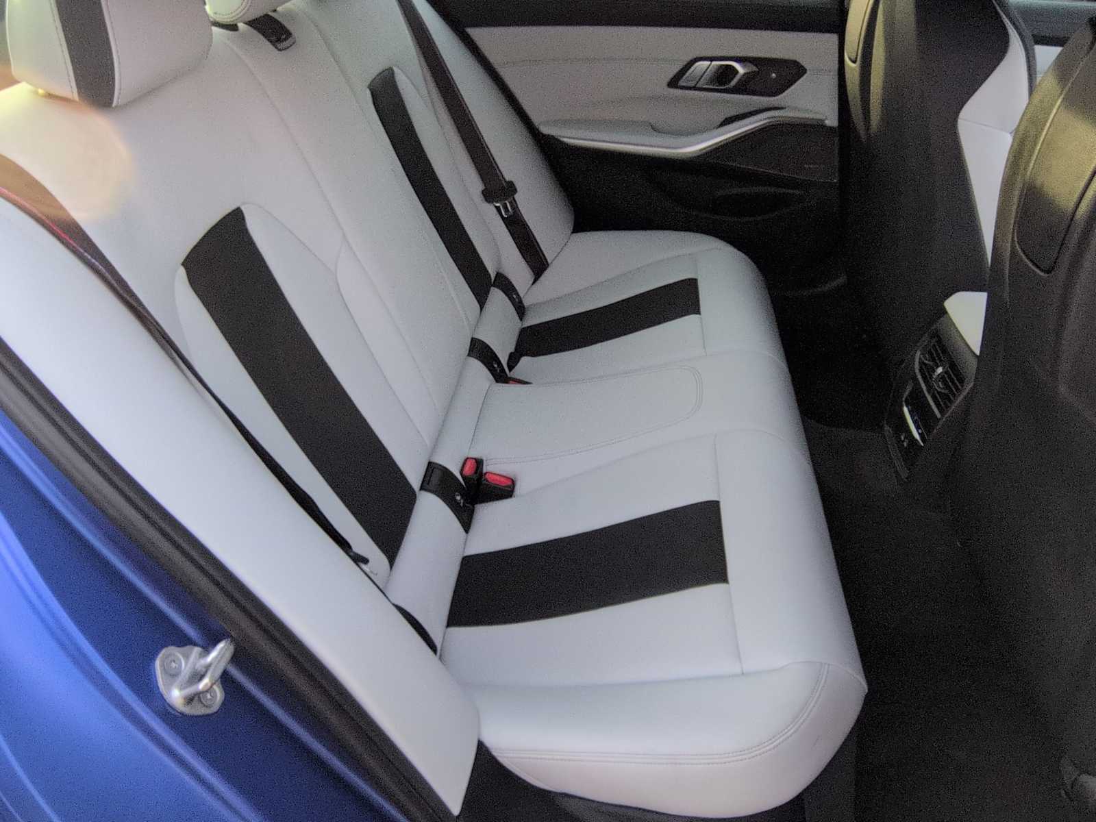 Thumbnail: 2023 BMW M3 - 21