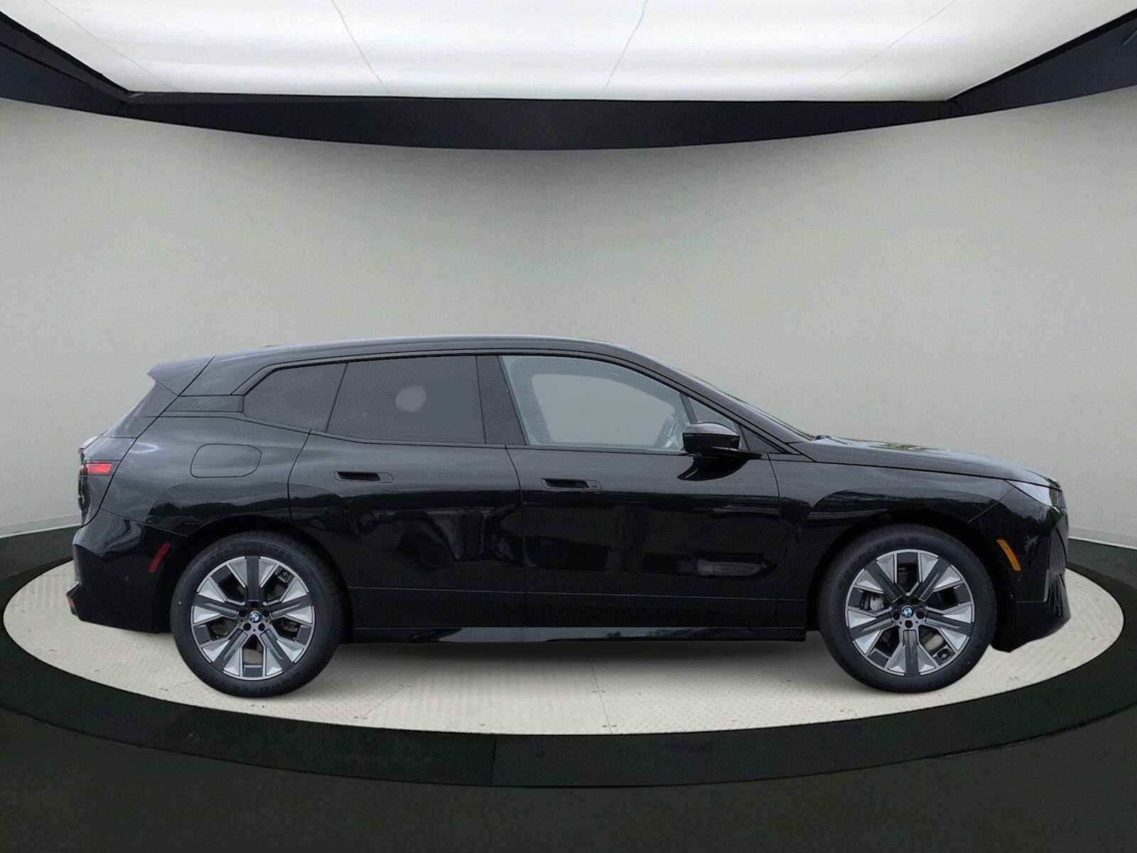 Thumbnail: 2026 BMW iX - 9