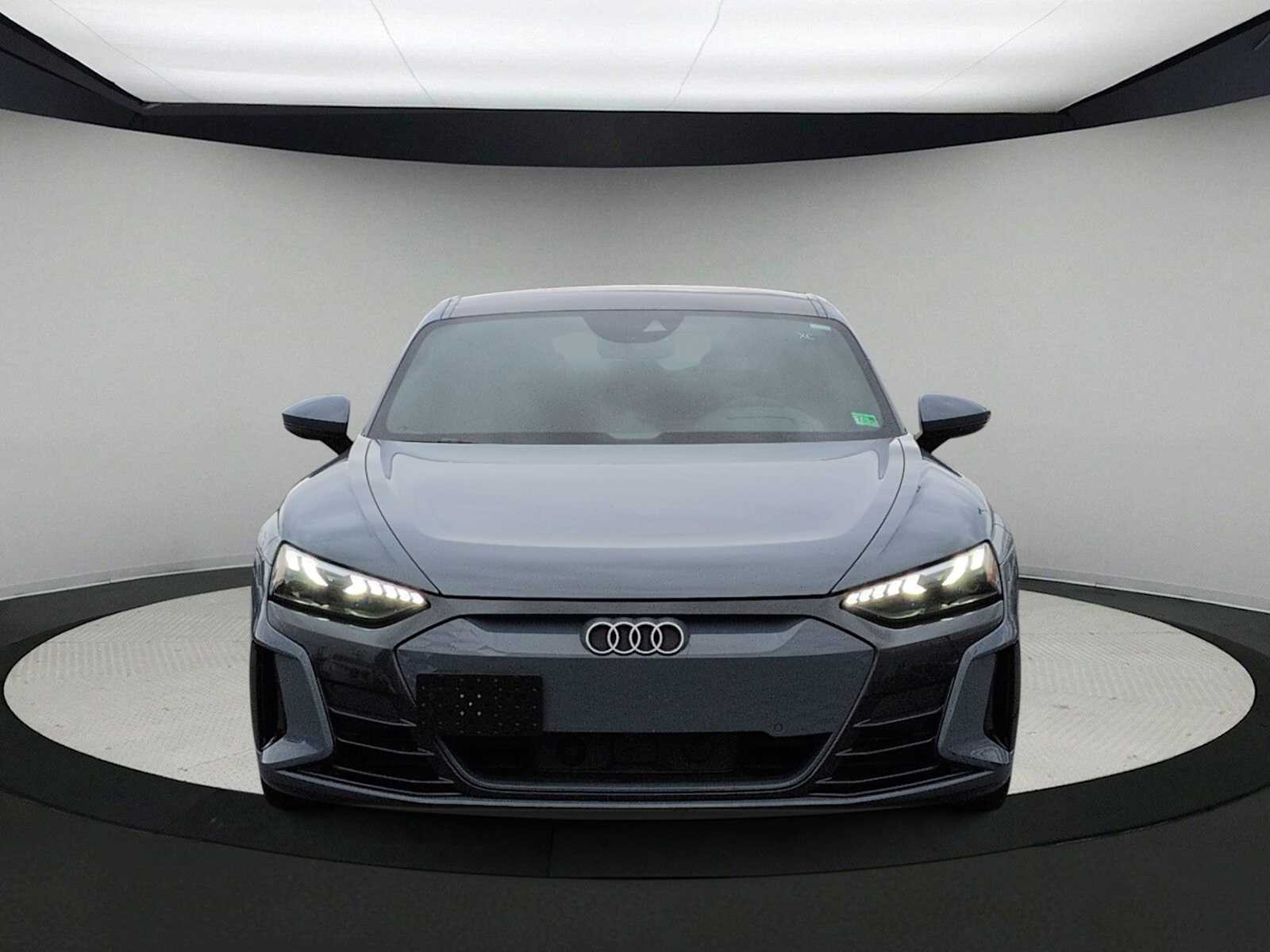 Thumbnail: 2023 Audi e-tron GT - 3