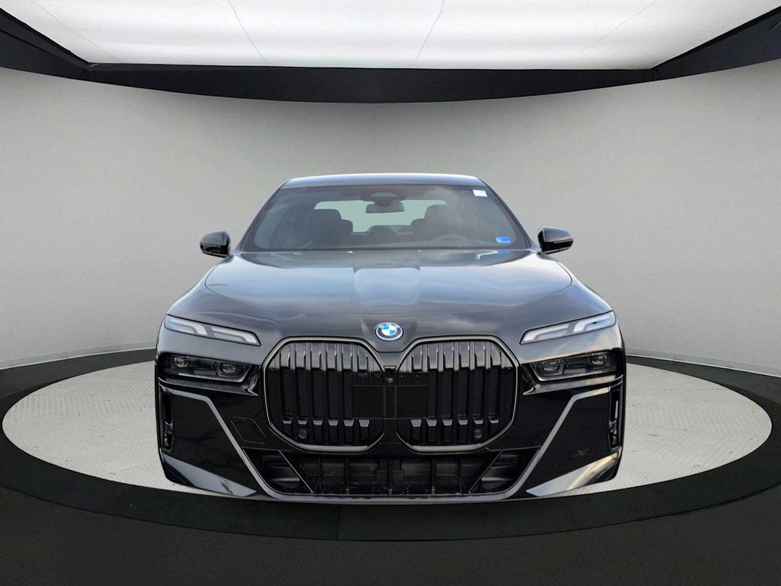 Thumbnail: 2026 BMW 7 Series - 3