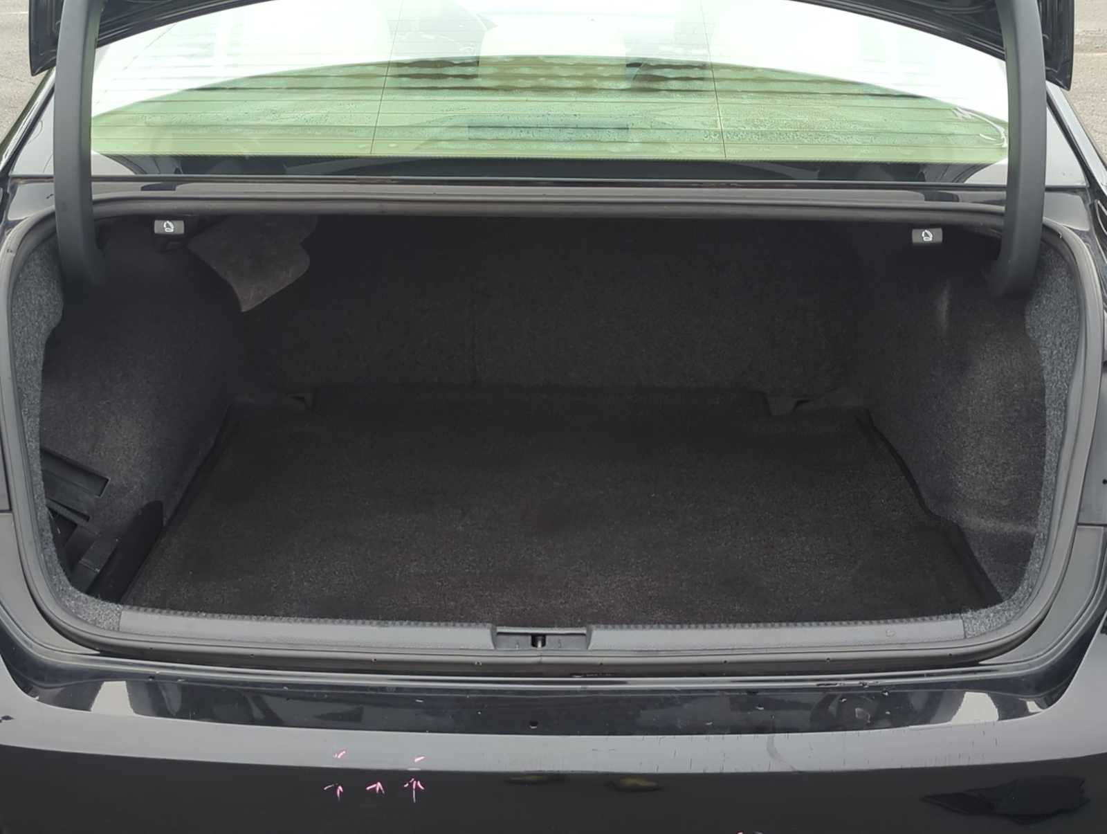 Thumbnail: 2013 Volkswagen Passat - 33