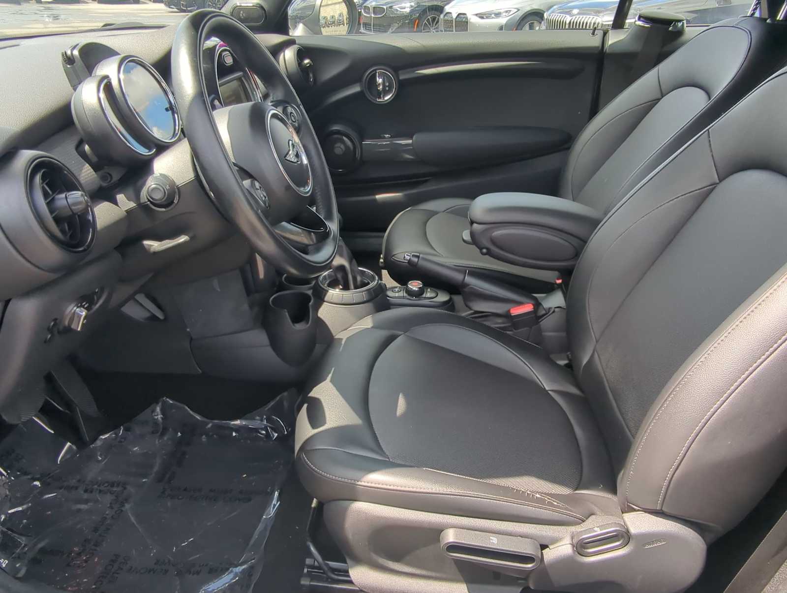 Thumbnail: 2016 MINI Cooper Convertible - 10