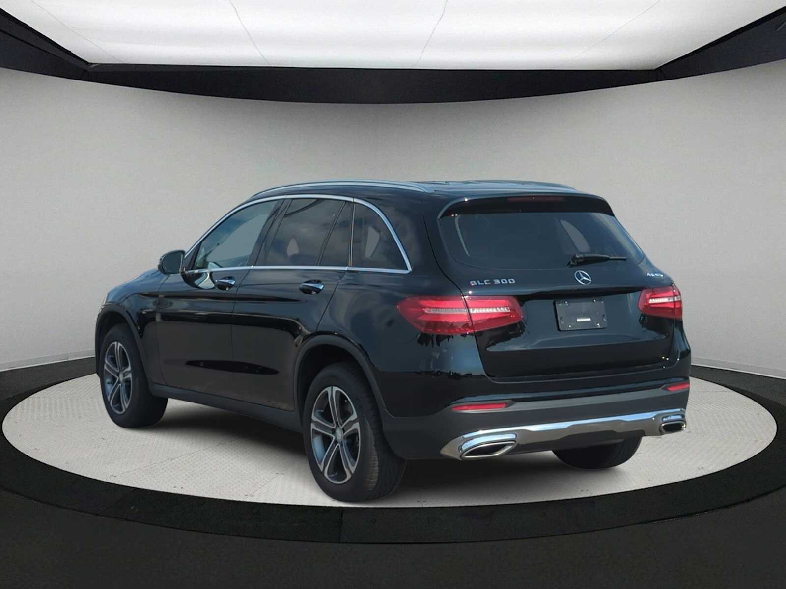 Thumbnail: 2016 Mercedes-Benz GLC - 6