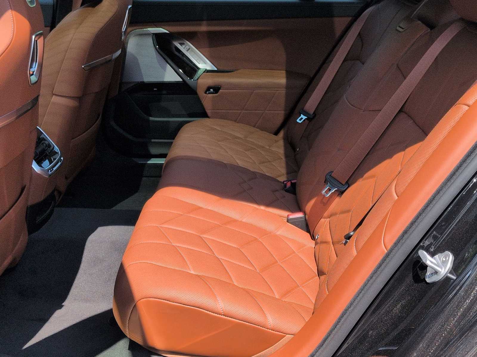 Thumbnail: 2026 BMW i7 - 21