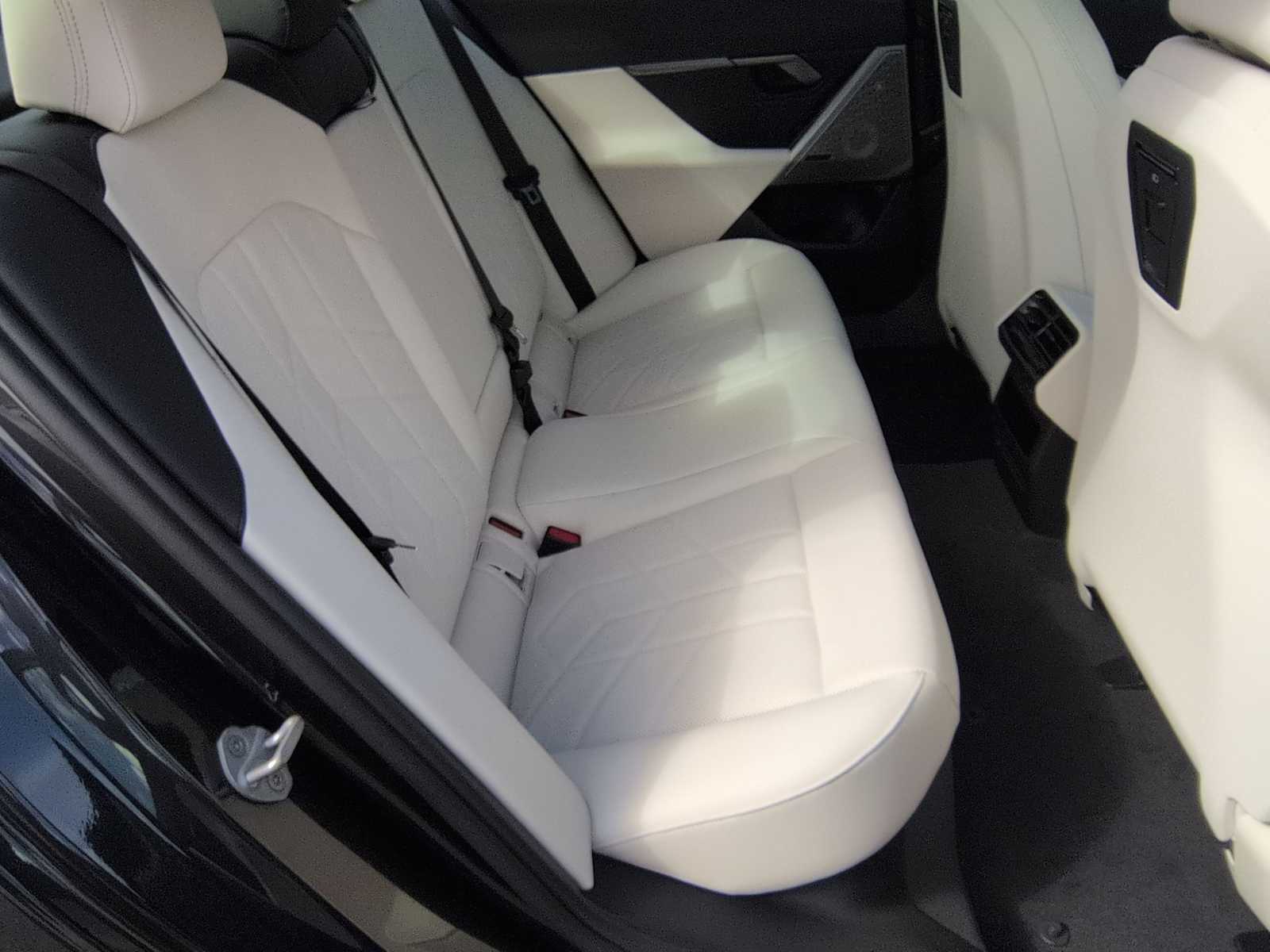 Thumbnail: 2026 BMW 5 Series - 22