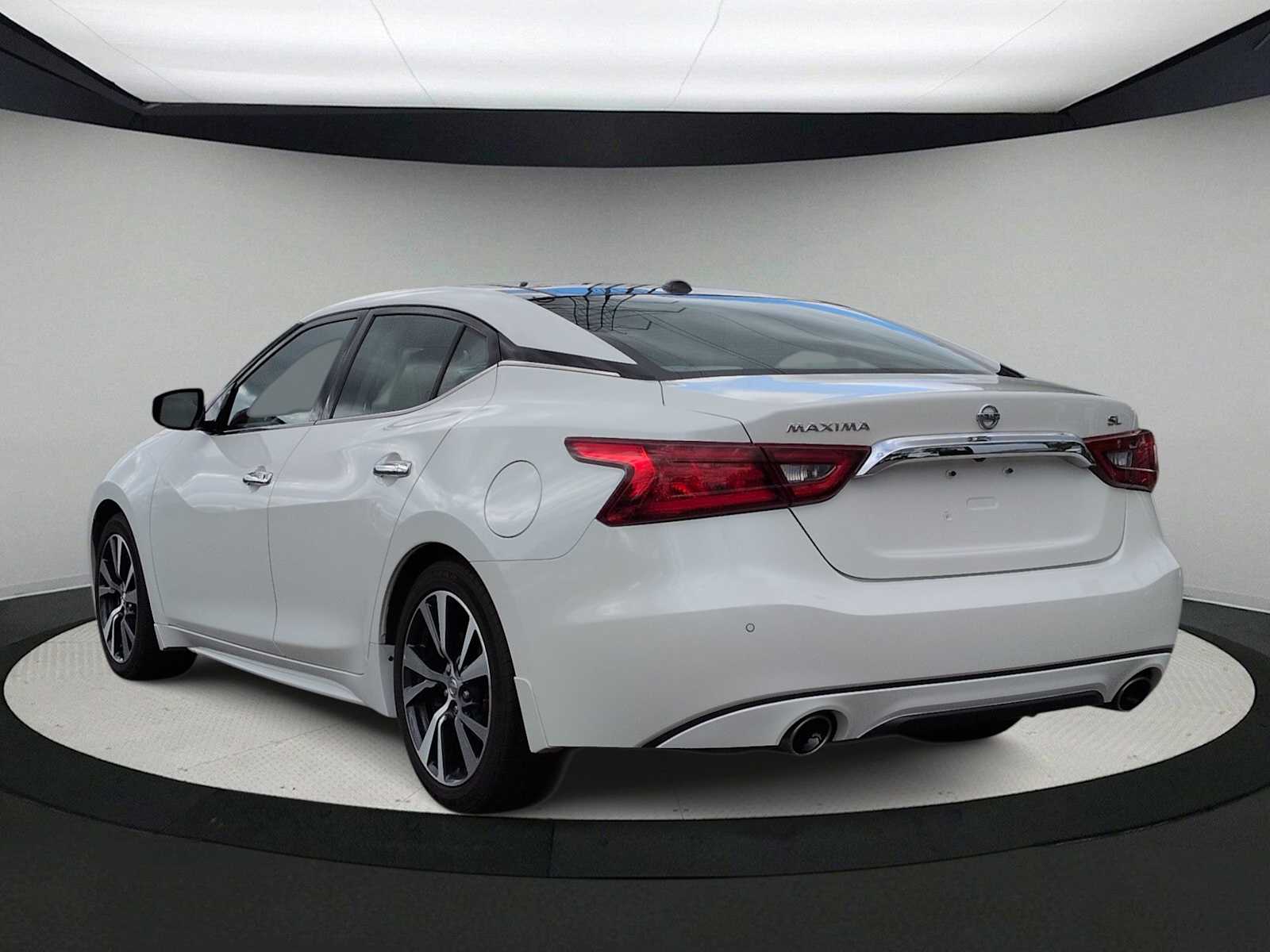 Thumbnail: 2017 Nissan Maxima - 6
