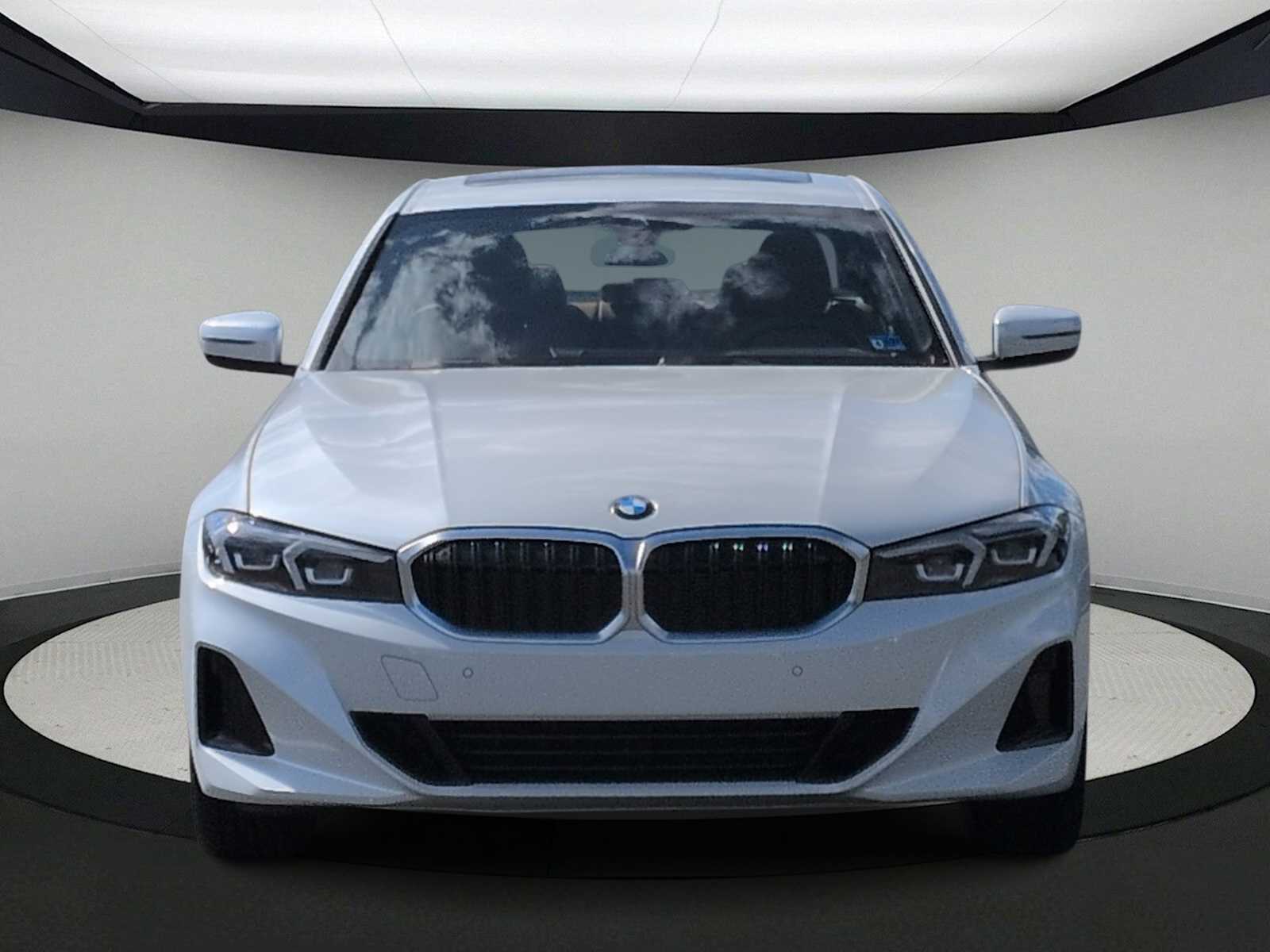 Thumbnail: 2025 BMW 3 Series - 3