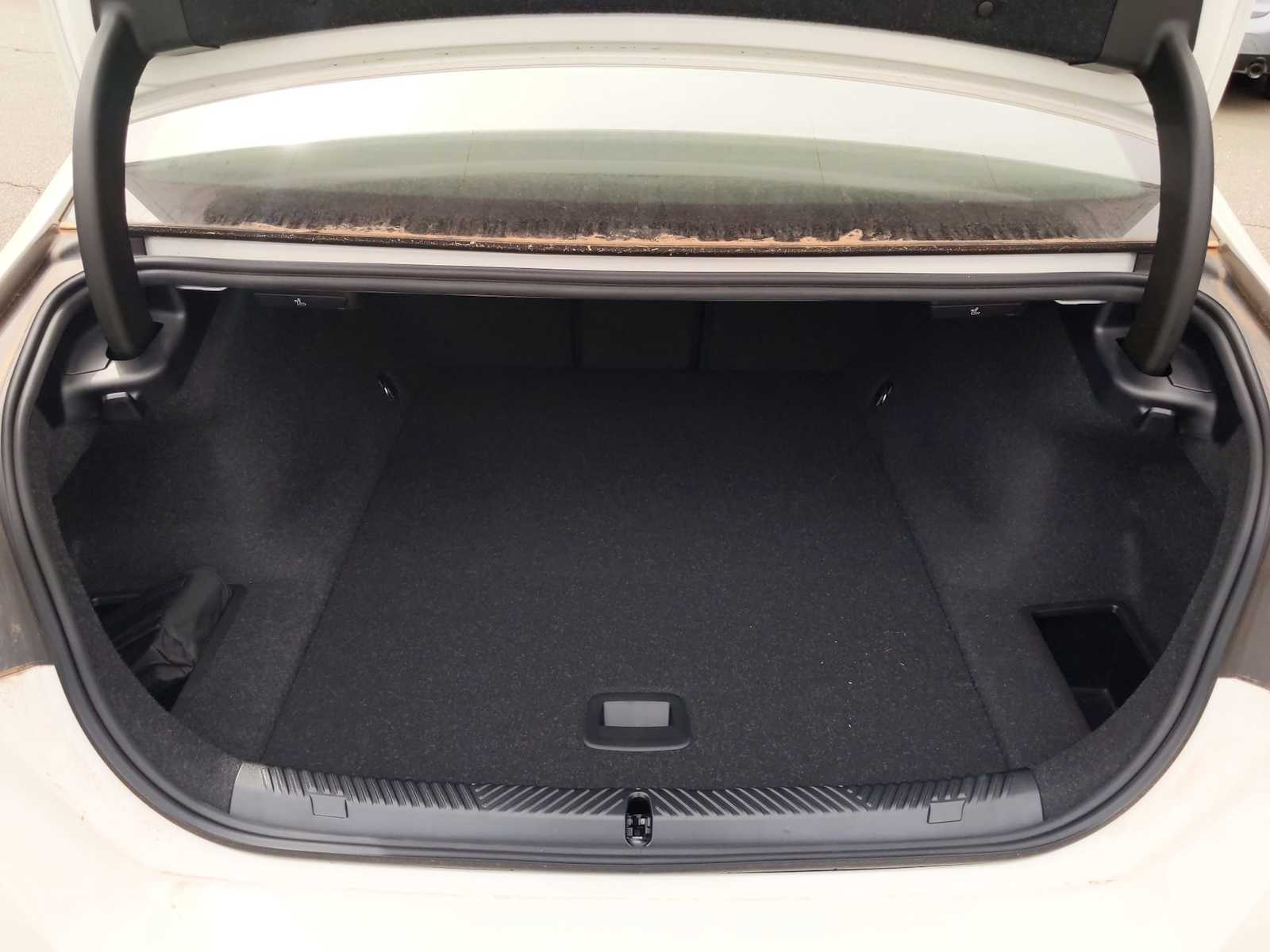 Thumbnail: 2025 BMW i5 - 36