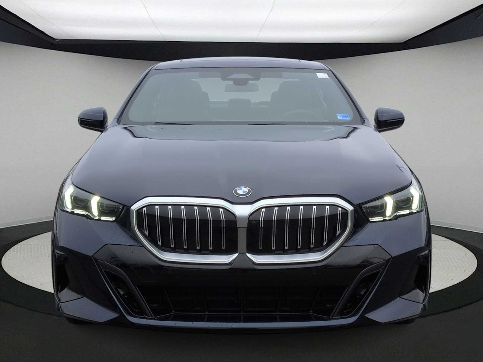 Thumbnail: 2026 BMW 5 Series - 3