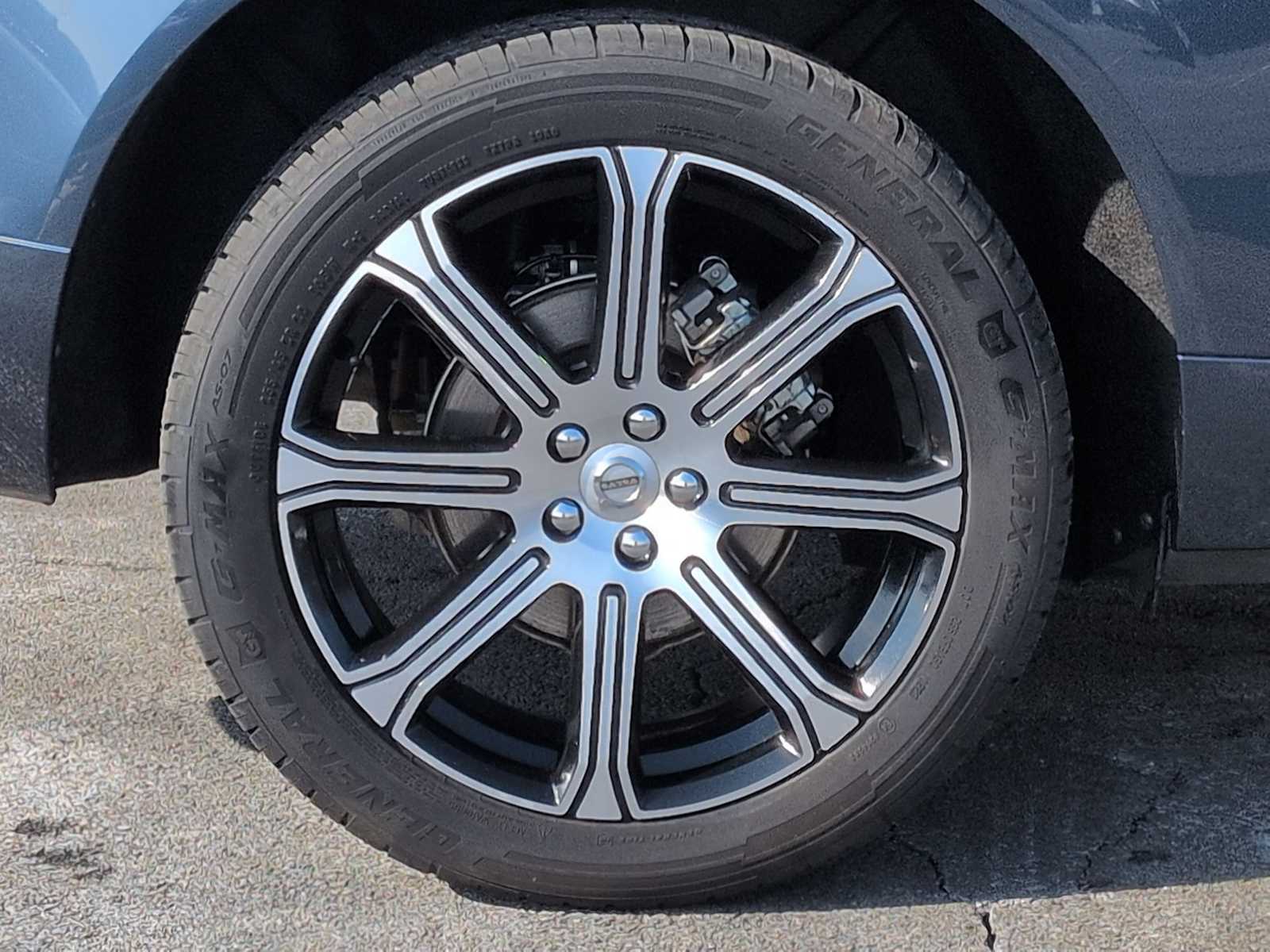 Thumbnail: 2021 Volvo XC60 - 14