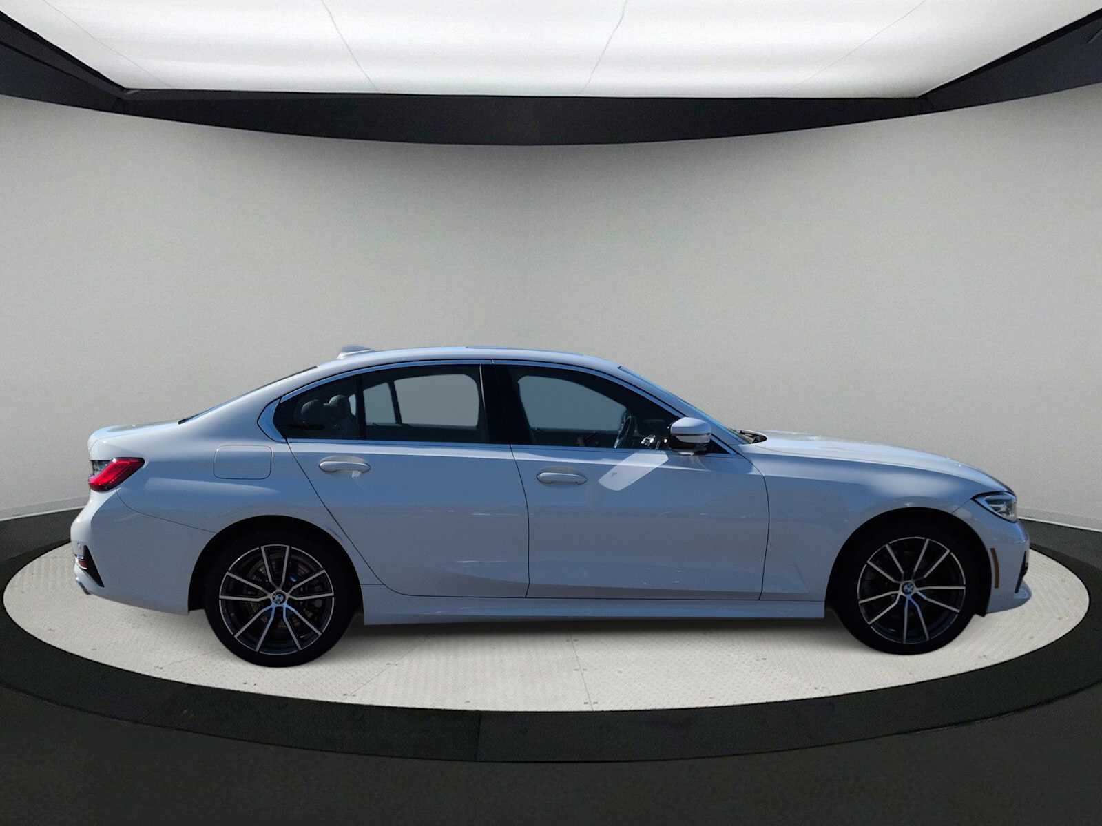 Thumbnail: 2019 BMW 3 Series - 9