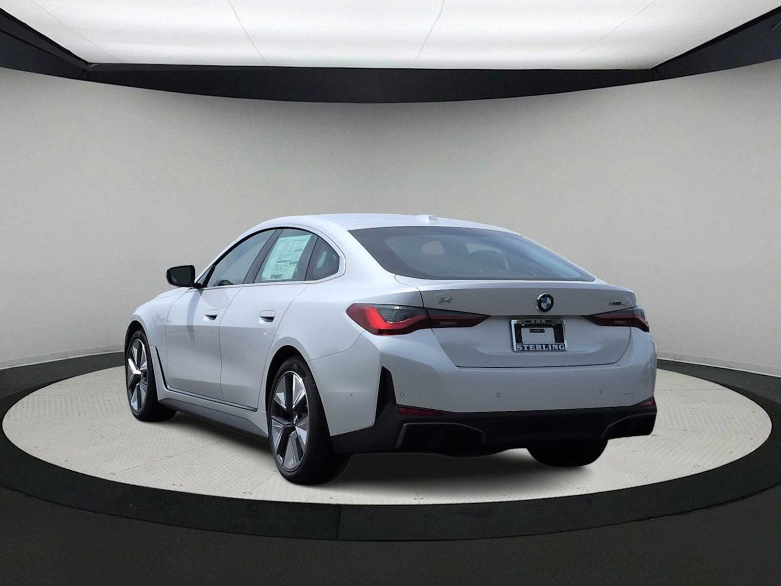 Thumbnail: 2026 BMW i4 - 6