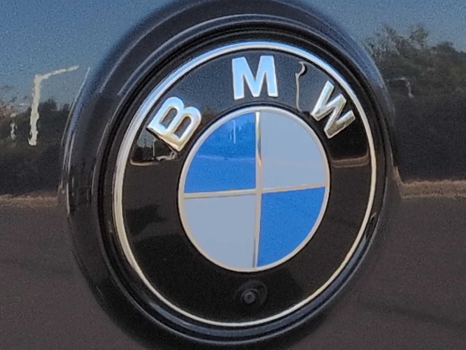 Thumbnail: 2026 BMW iX - 12