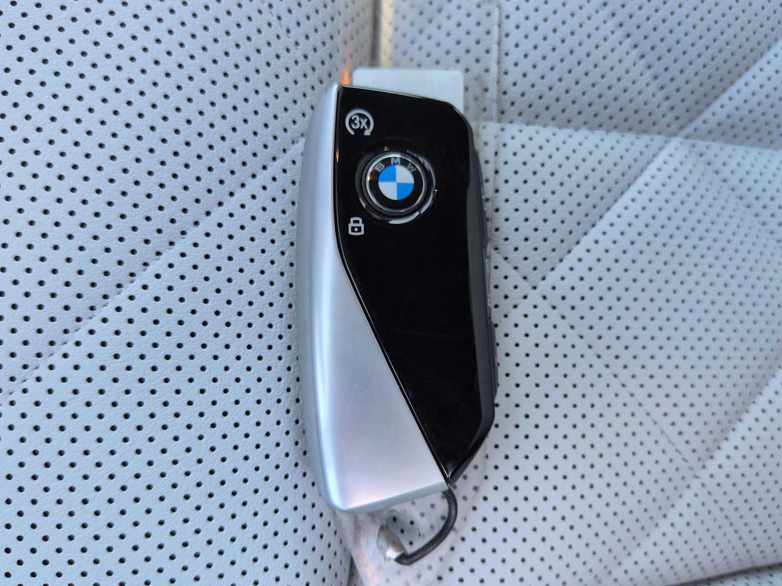 Thumbnail: 2026 BMW X7 - 36