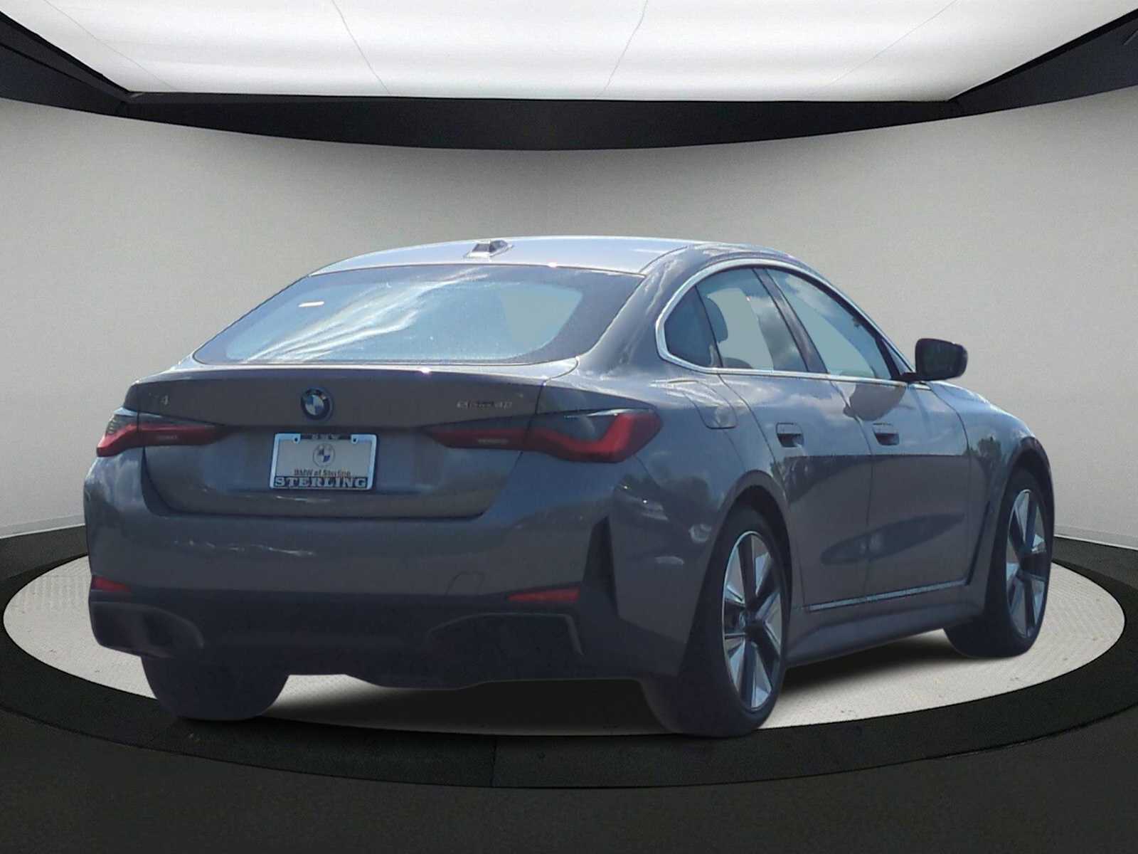Thumbnail: 2025 BMW i4 - 8