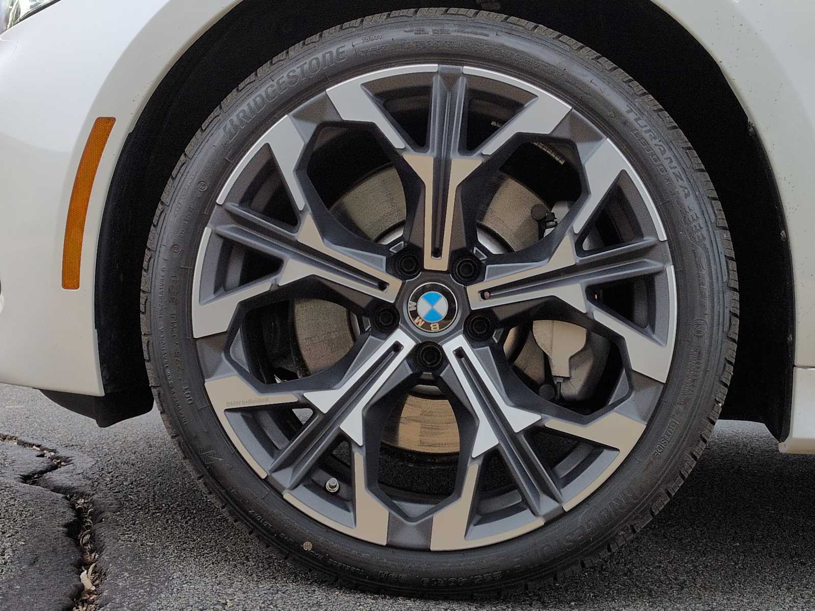 Thumbnail: 2025 BMW 3 Series - 14