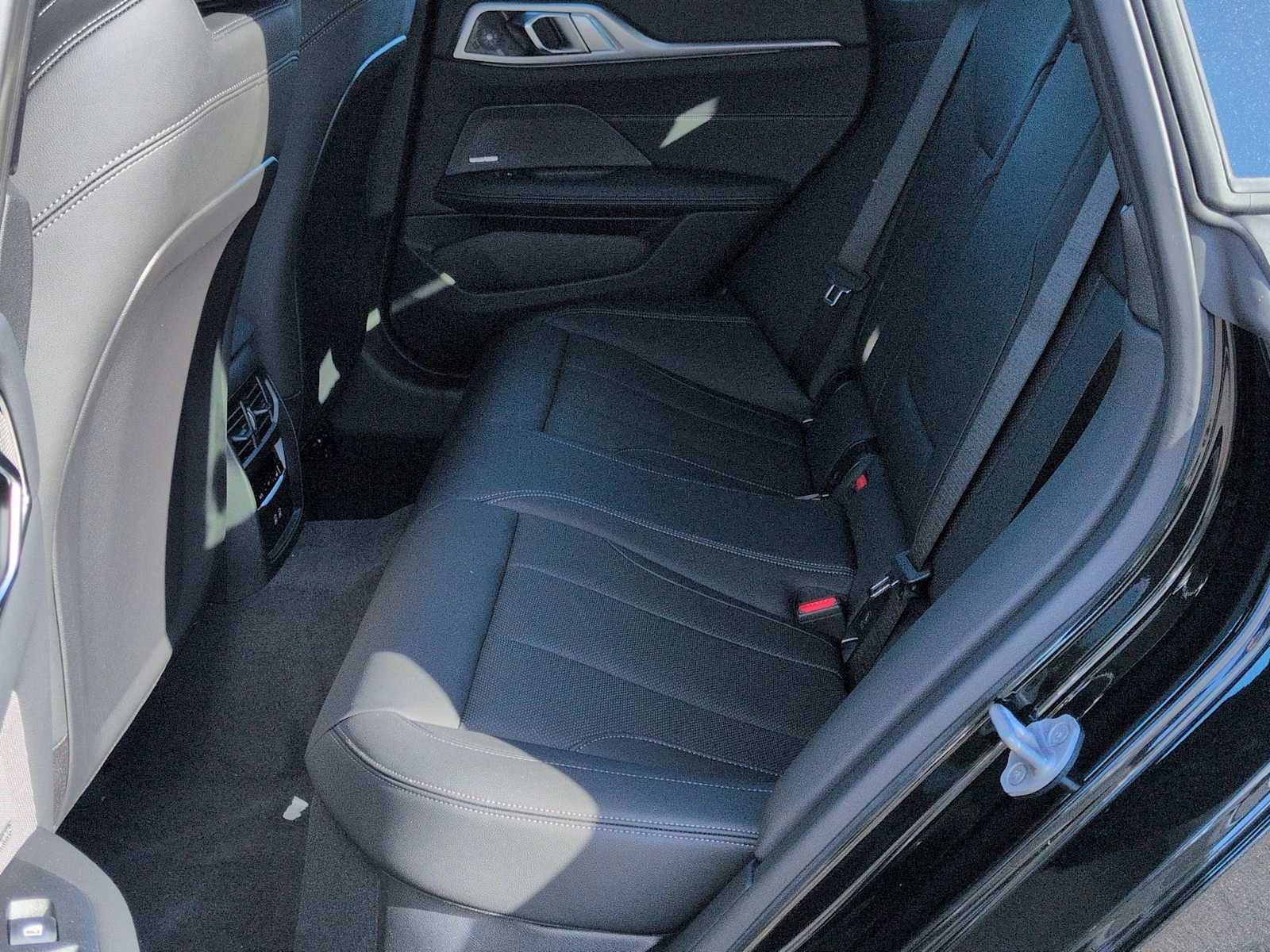 Thumbnail: 2026 BMW 4 Series - 21