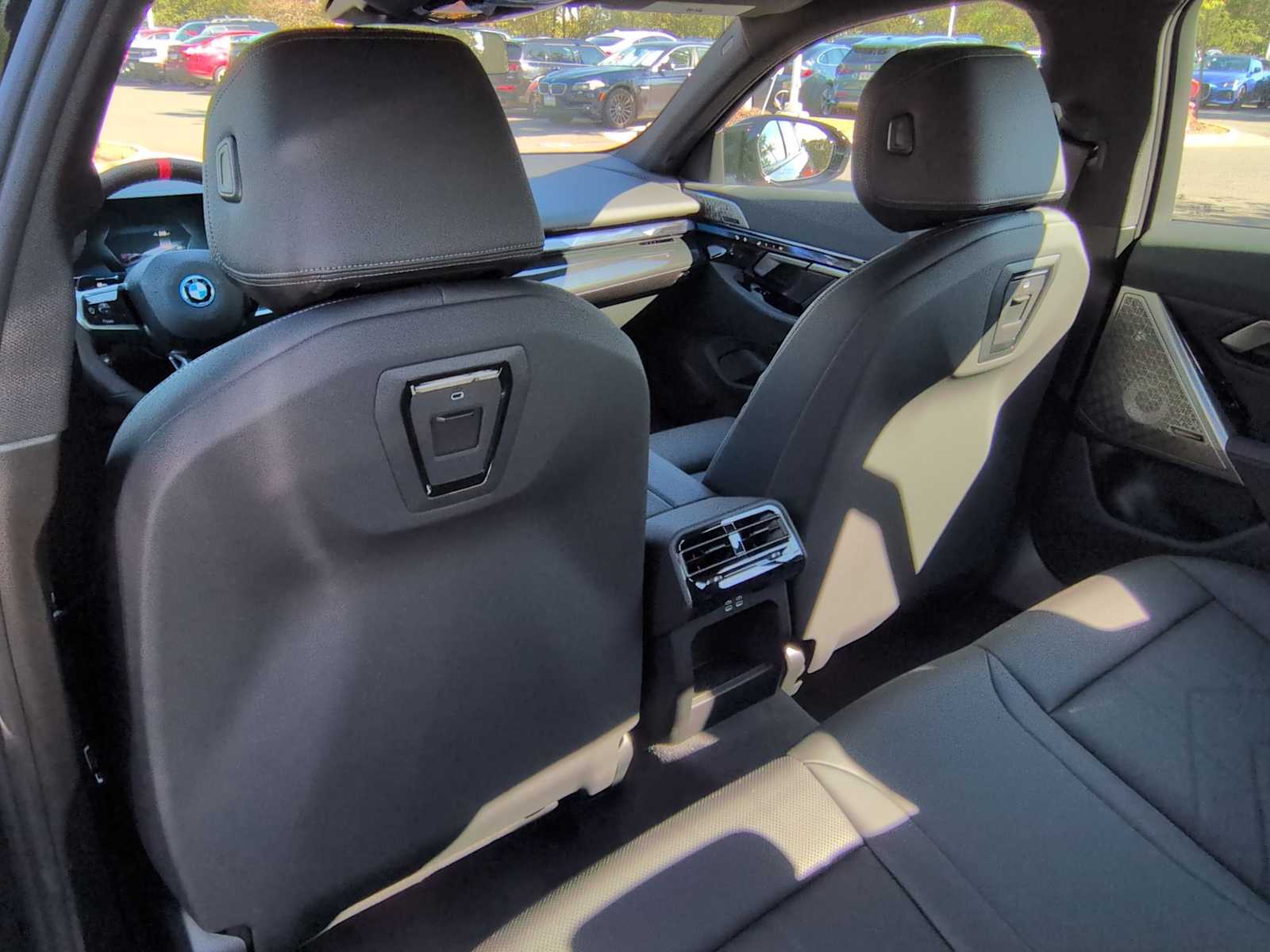 Thumbnail: 2025 BMW i5 - 19