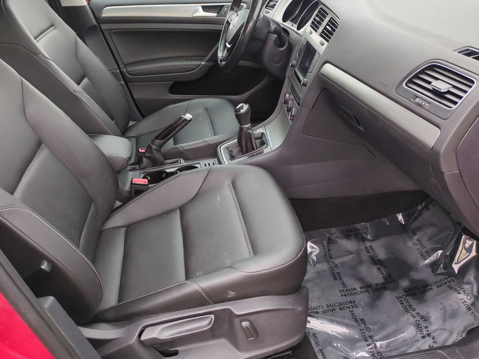 Thumbnail: 2017 Volkswagen Golf - 22