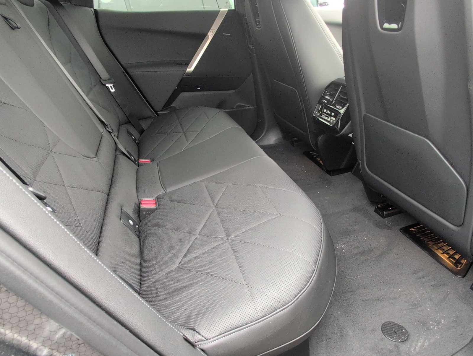 Thumbnail: 2026 BMW iX - 20