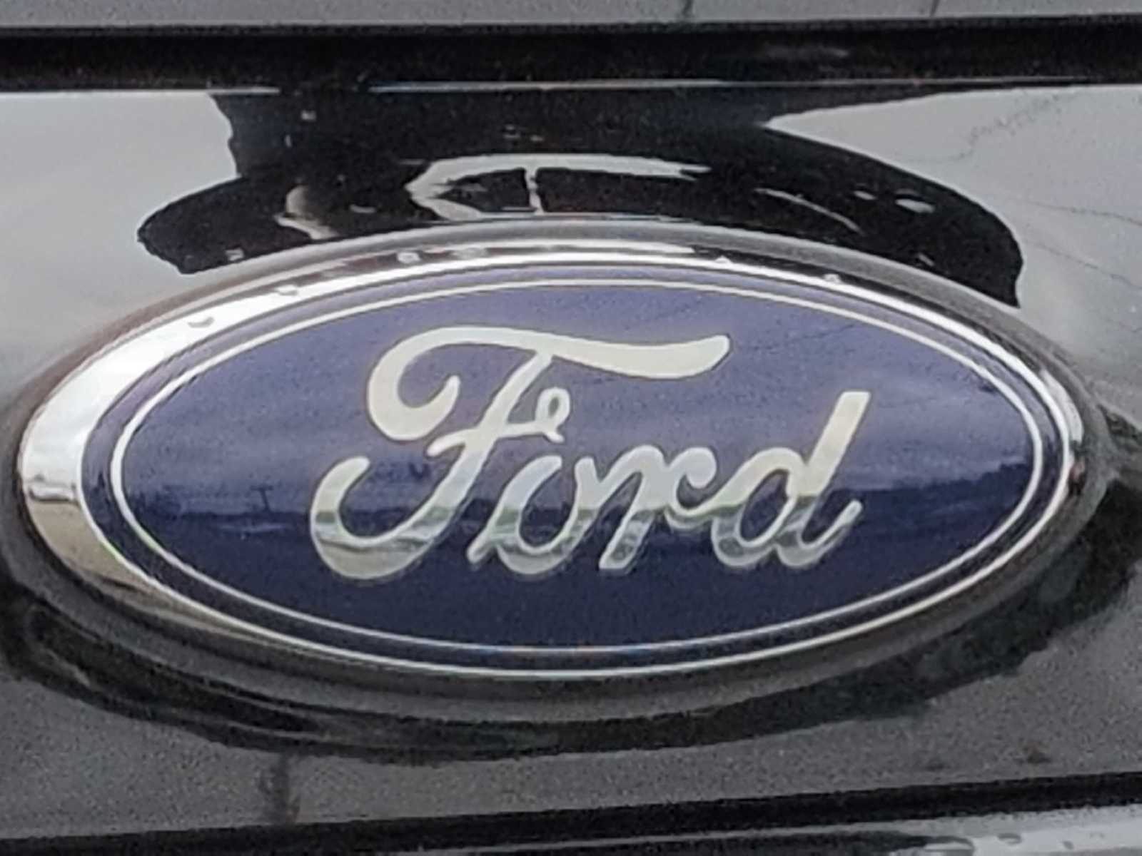 Thumbnail: 2016 Ford Explorer - 12