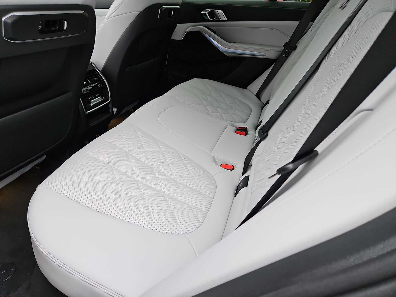 Thumbnail: 2026 BMW X5 - 18