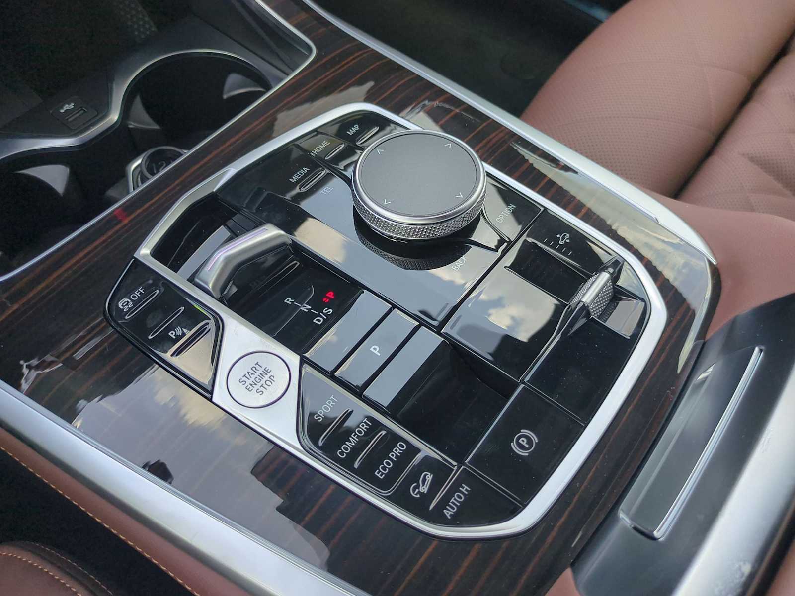 Thumbnail: 2026 BMW X7 - 33