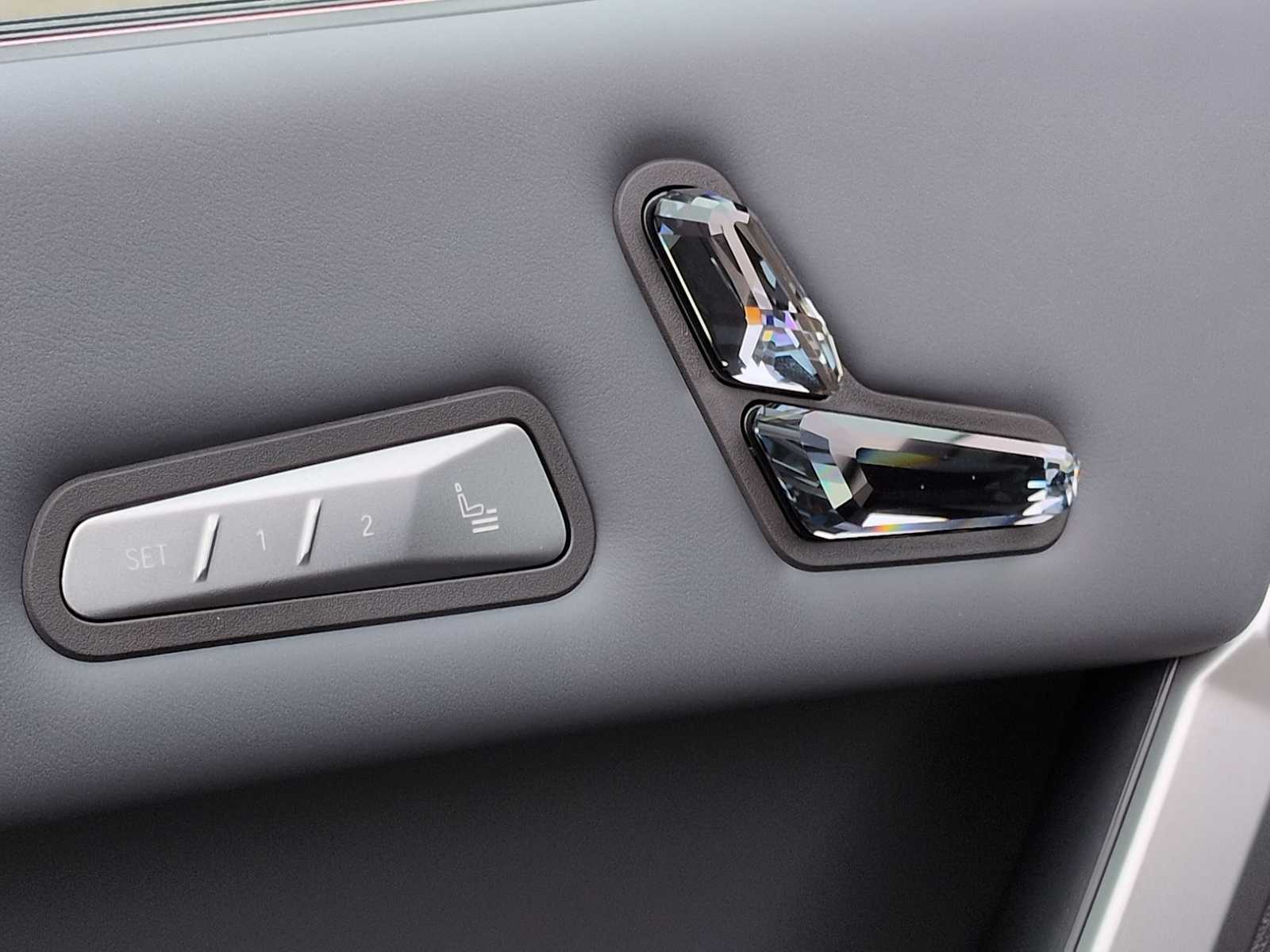 Thumbnail: 2026 BMW iX - 19