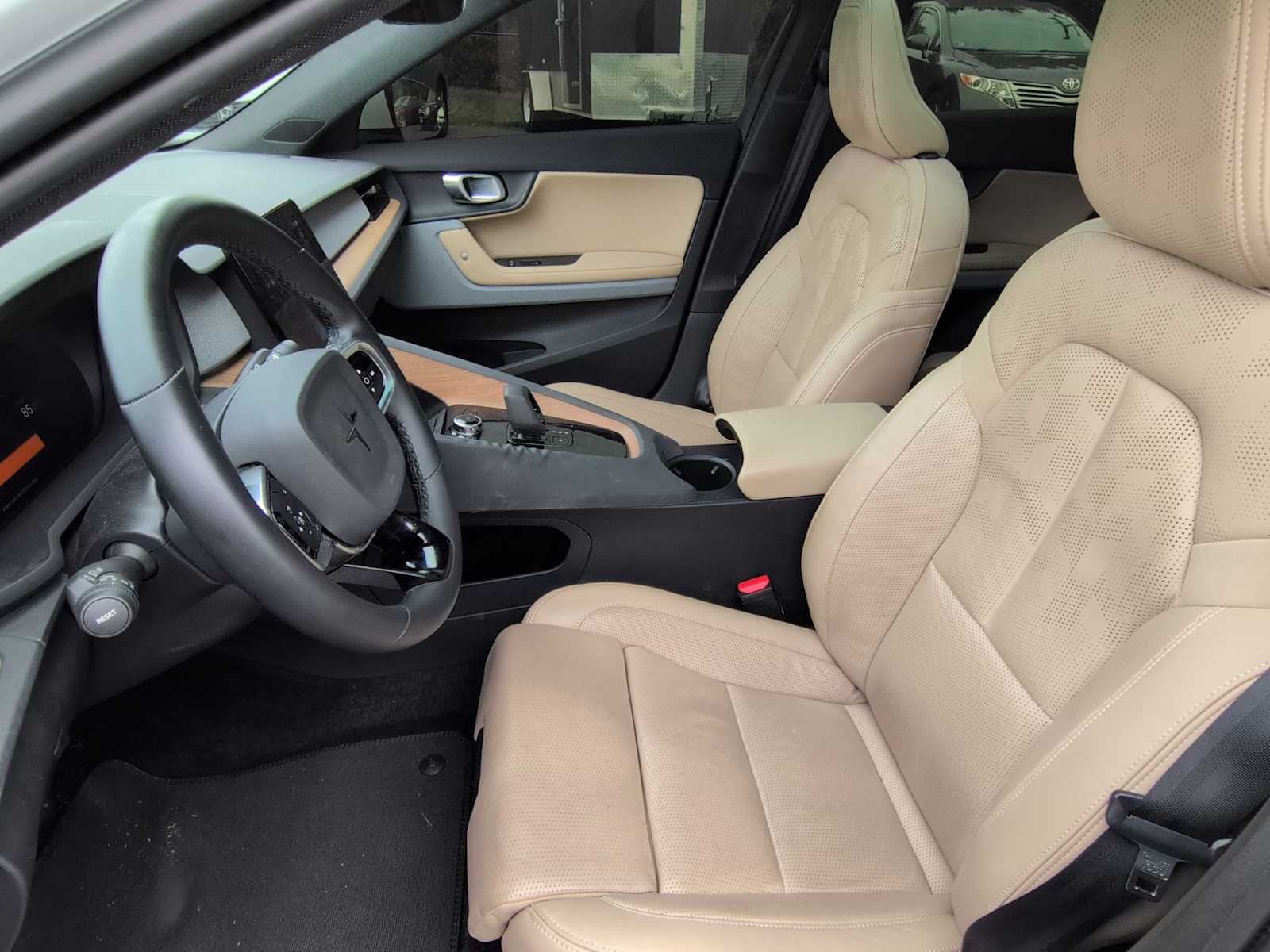 Thumbnail: 2022 Polestar 2 - 17