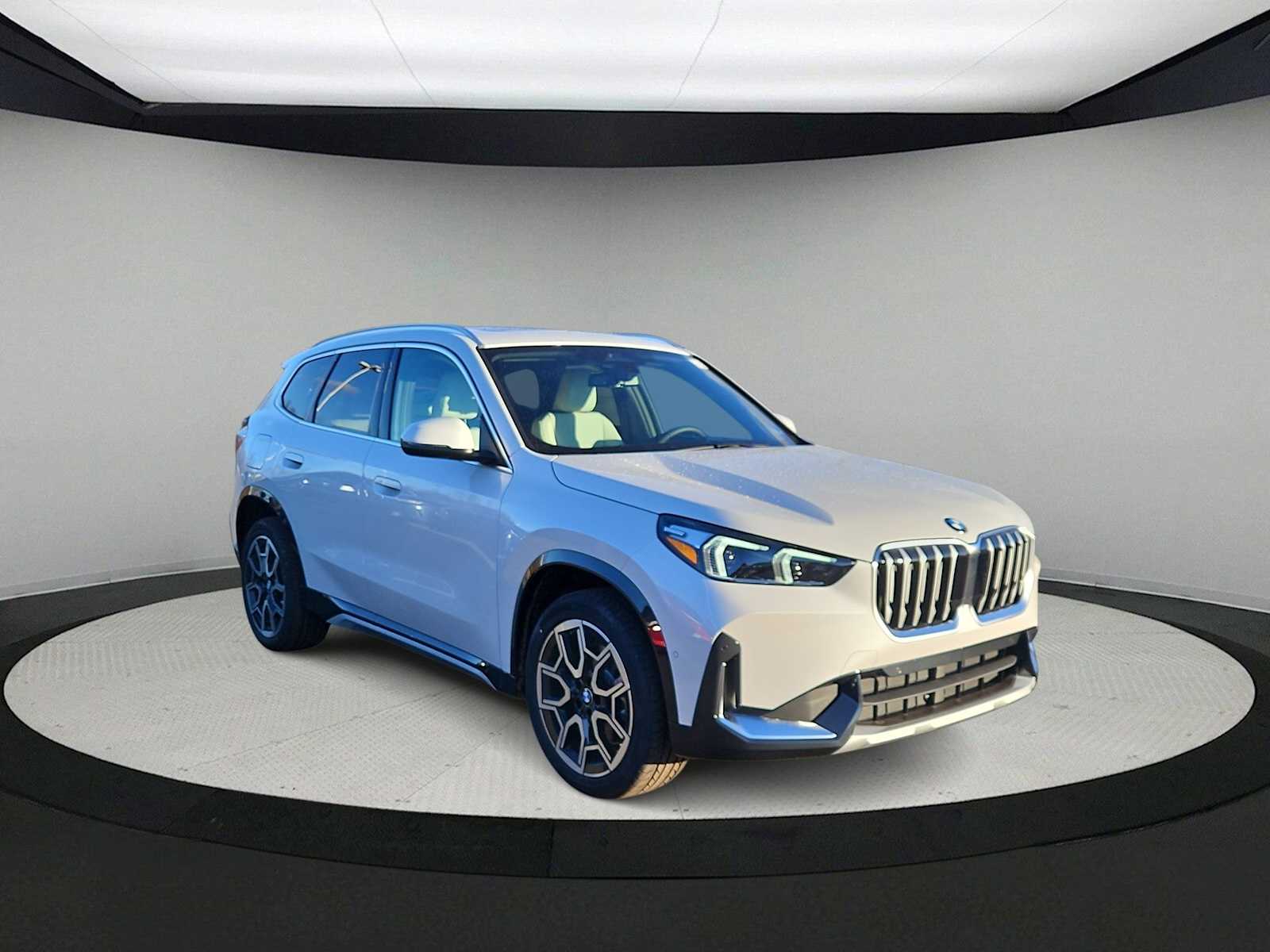 Thumbnail: 2026 BMW X1 - 2