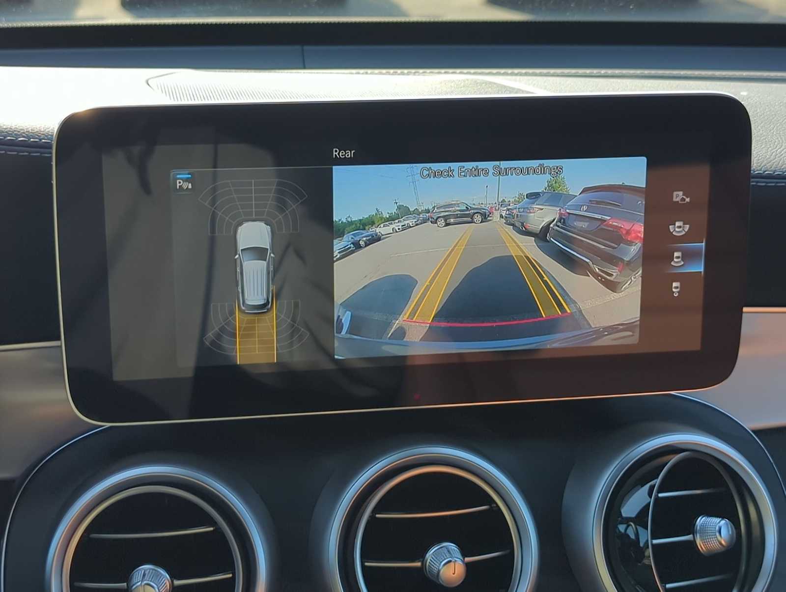 Thumbnail: 2022 Mercedes-Benz GLC - 29