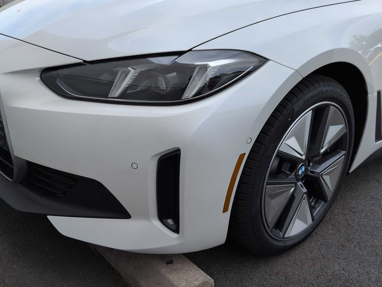 Thumbnail: 2026 BMW i4 - 11