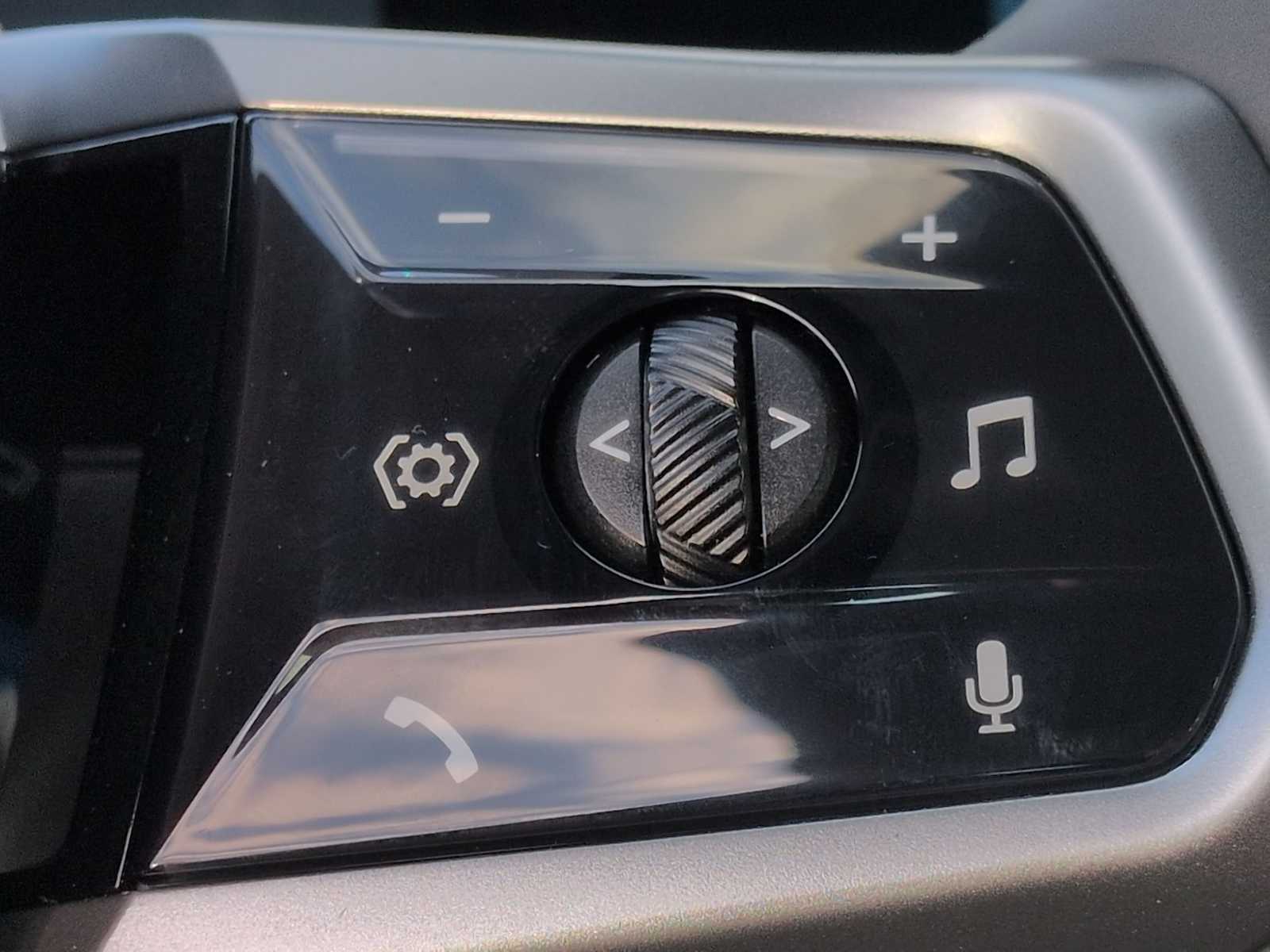 Thumbnail: 2025 BMW i5 - 27