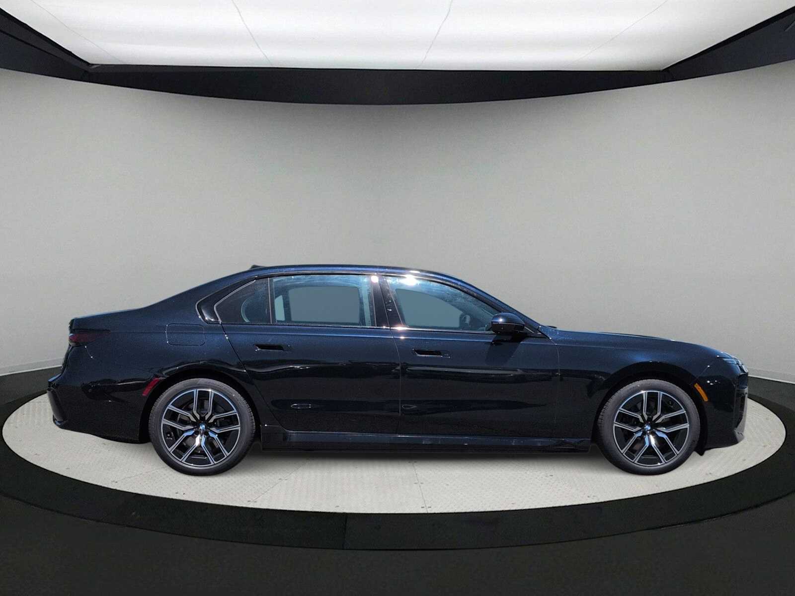 Thumbnail: 2026 BMW i7 - 9