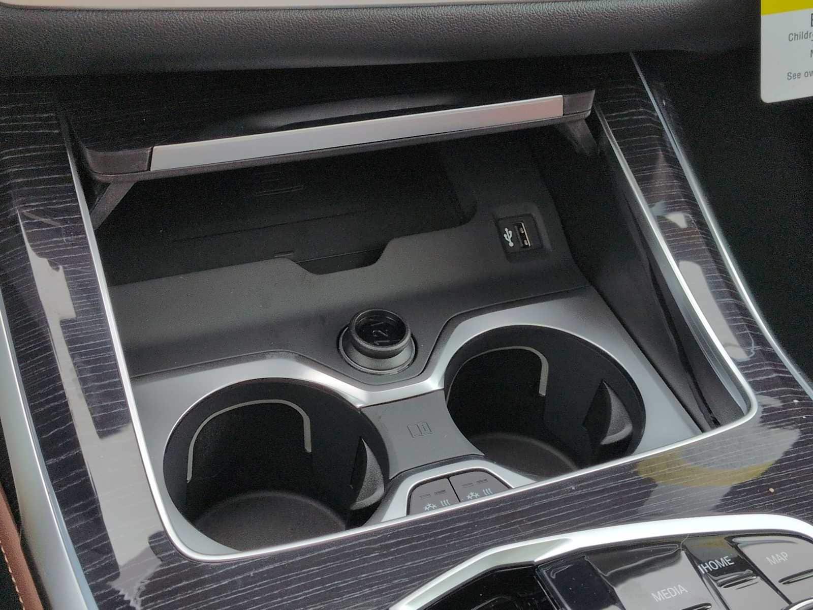 Thumbnail: 2027 BMW X7 - 34