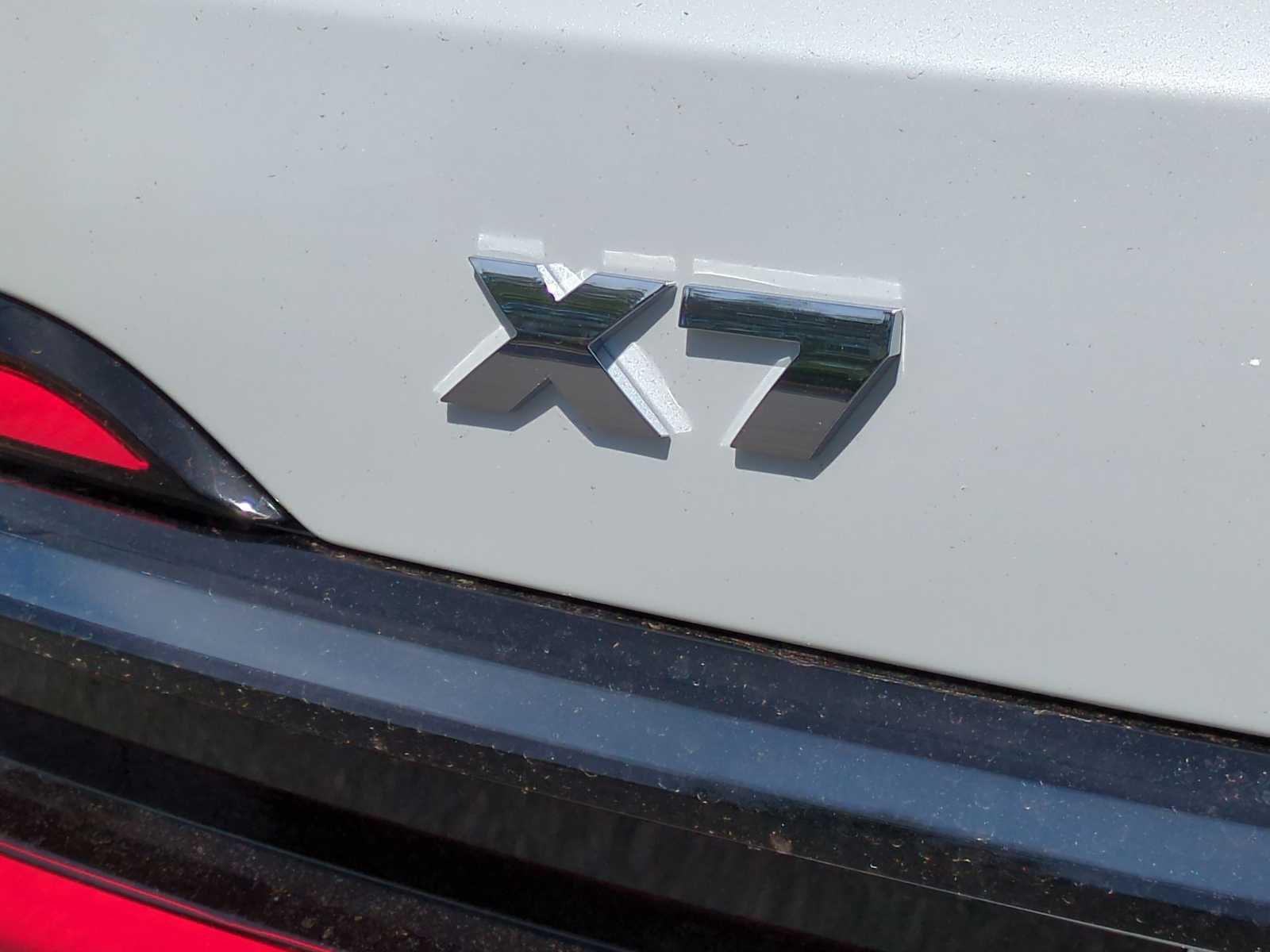 Thumbnail: 2026 BMW X7 - 13