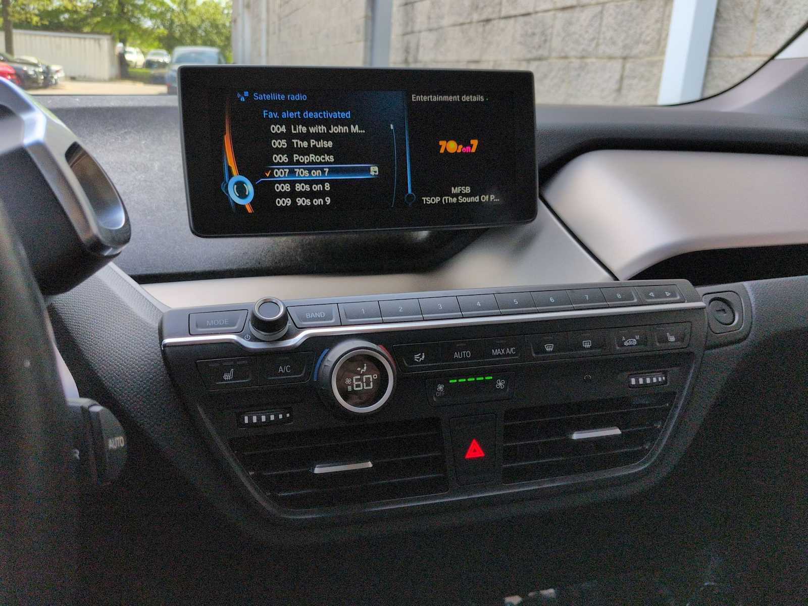 Thumbnail: 2016 BMW i3 - 27