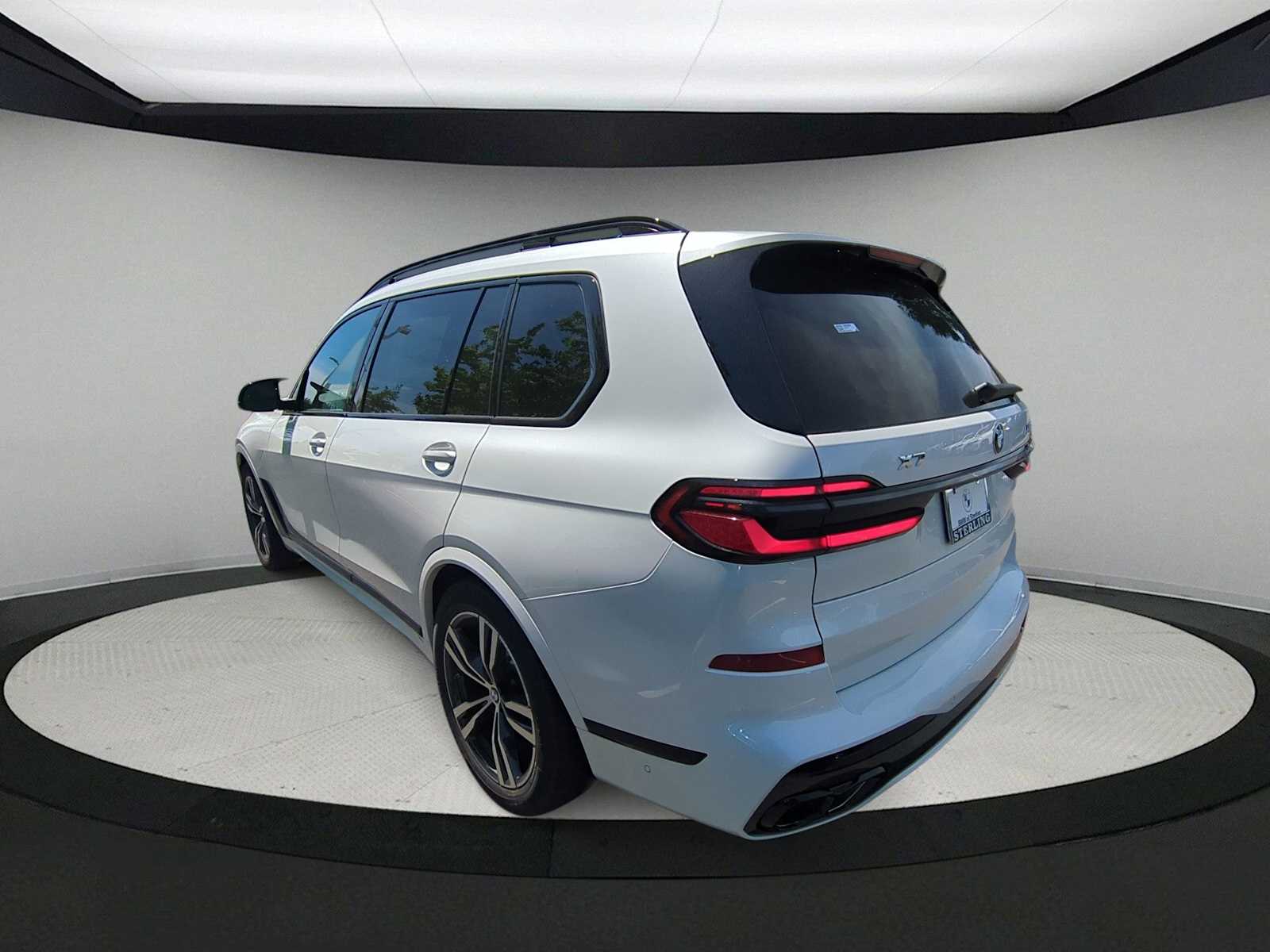 Thumbnail: 2026 BMW X7 - 6