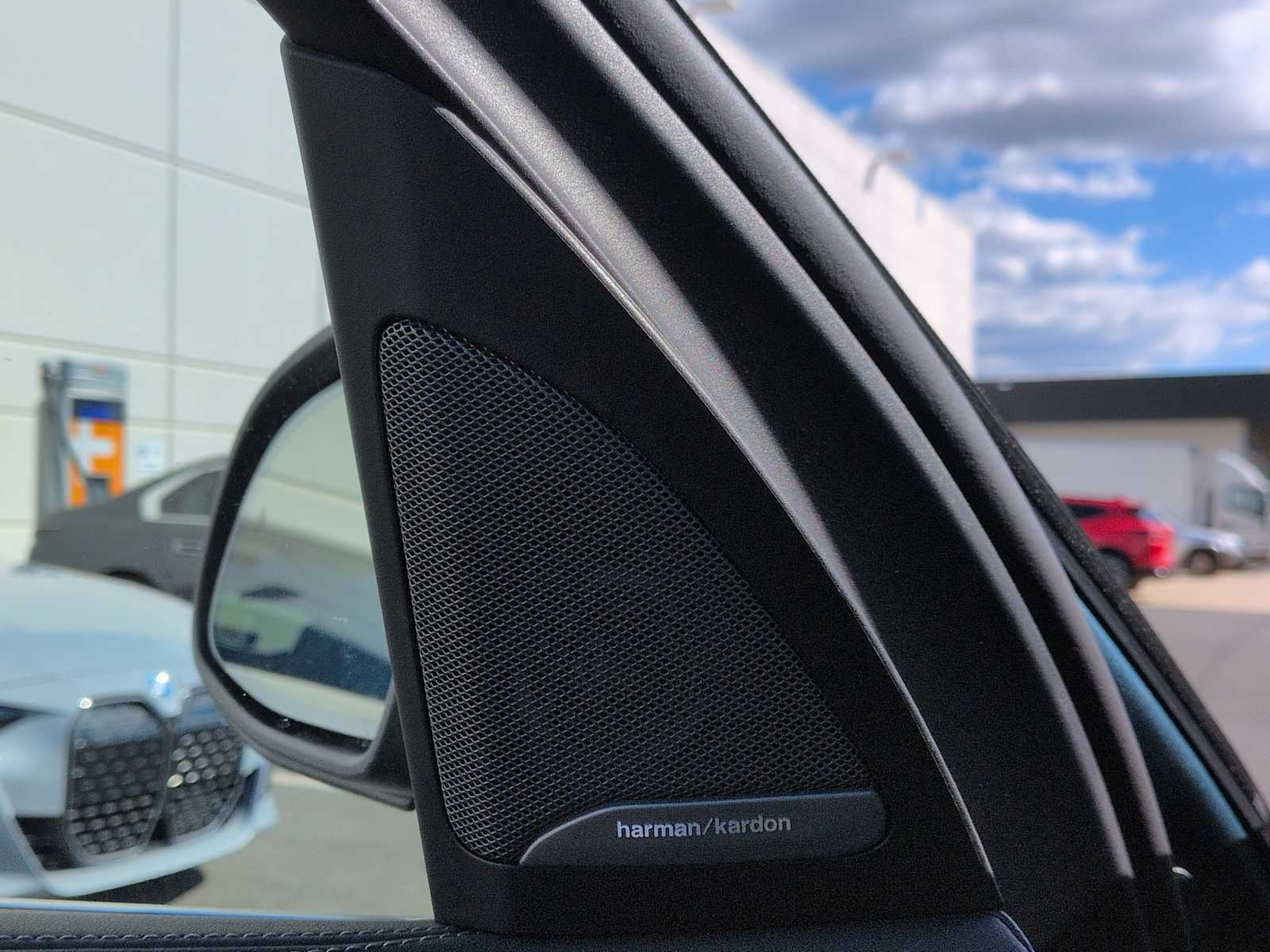 Thumbnail: 2026 BMW X7 - 33