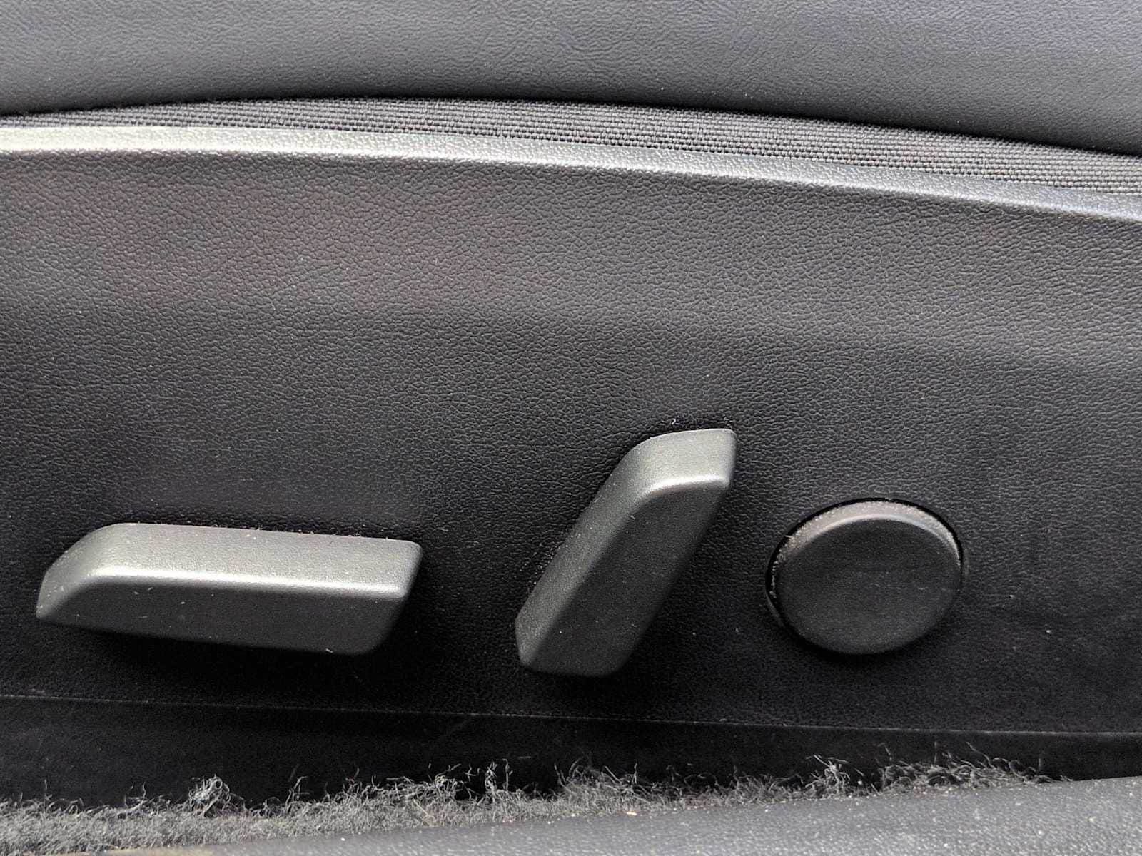 Thumbnail: 2019 Tesla Model 3 - 17