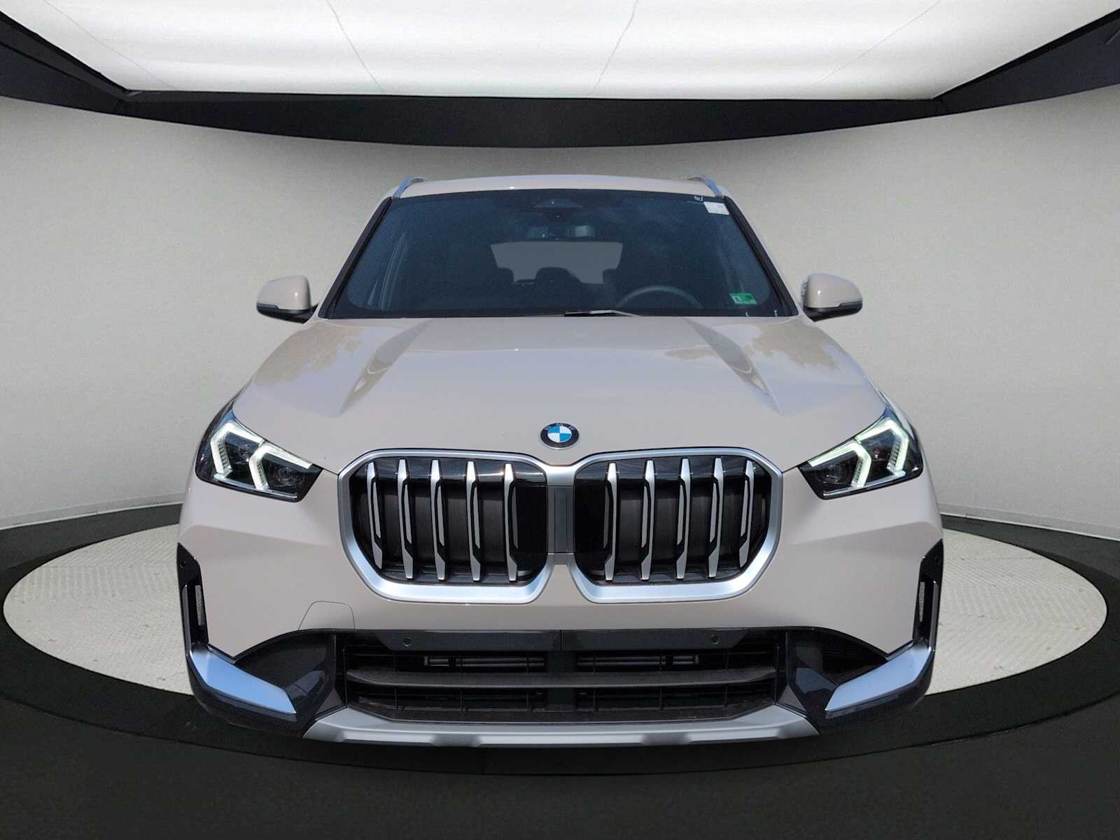 Thumbnail: 2026 BMW X1 - 3