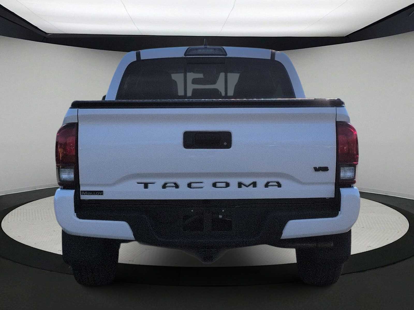 Thumbnail: 2019 Toyota Tacoma - 7