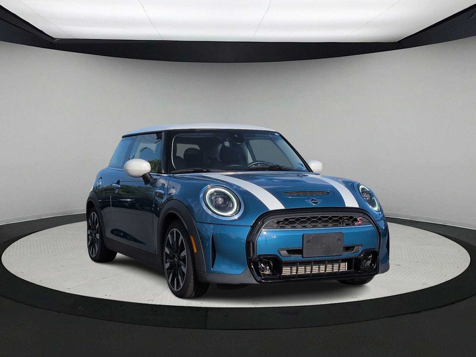 Thumbnail: 2022 MINI Cooper Hardtop - 2