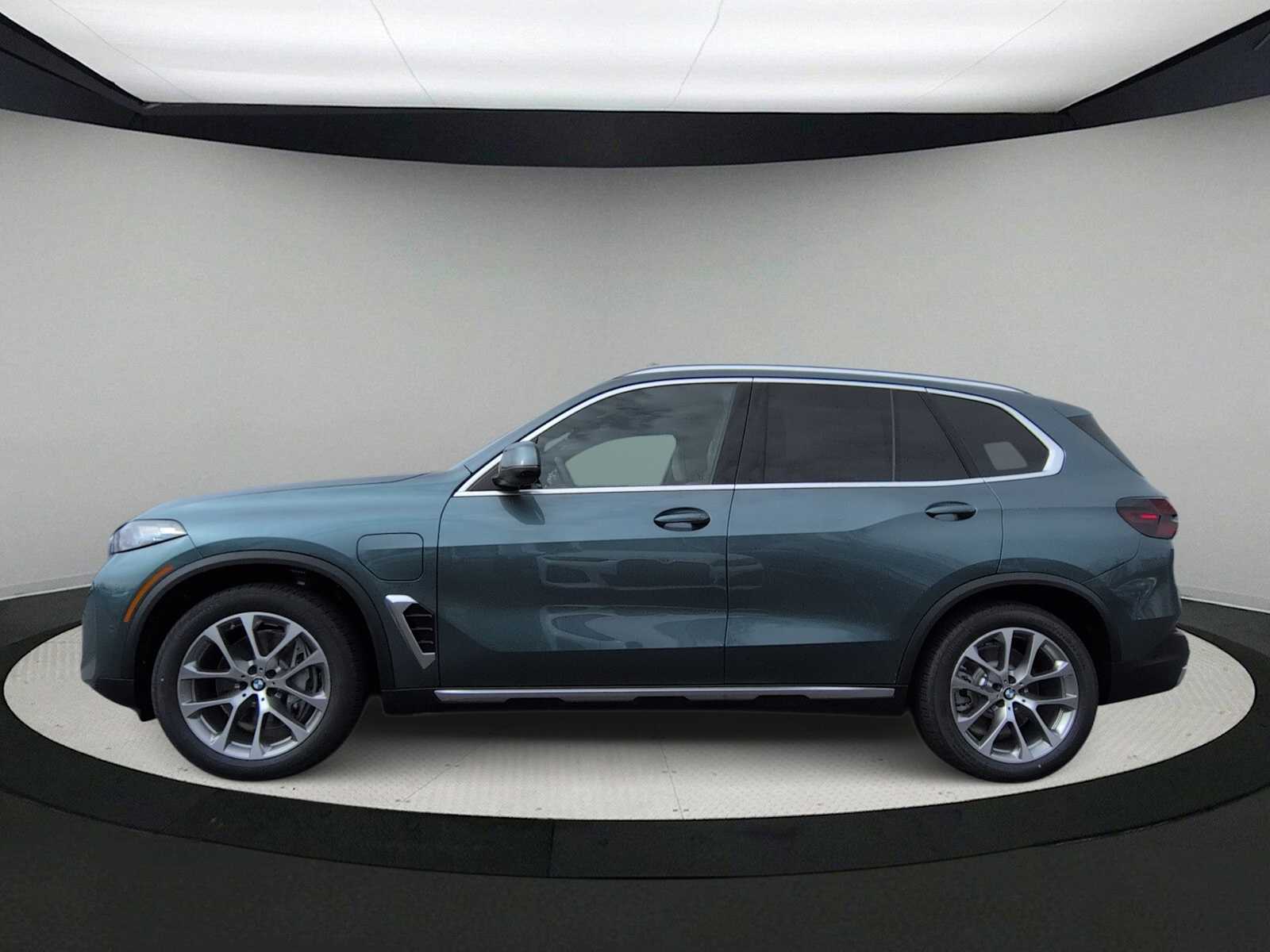 Thumbnail: 2026 BMW X5 - 5