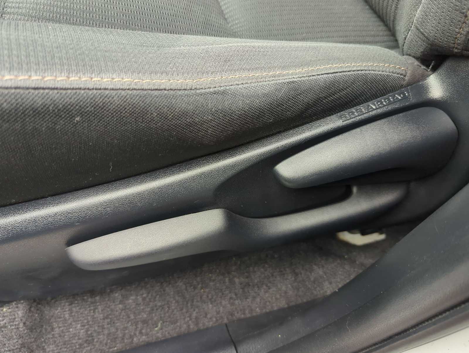 Thumbnail: 2015 Toyota RAV4 - 18