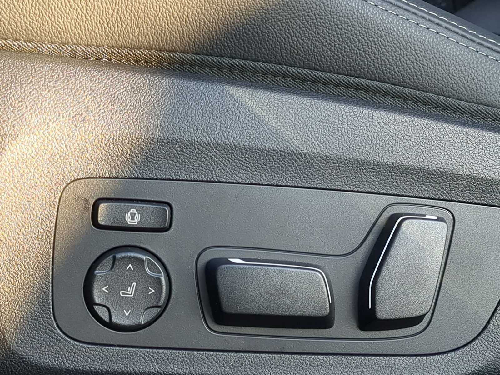 Thumbnail: 2026 BMW M2 - 17