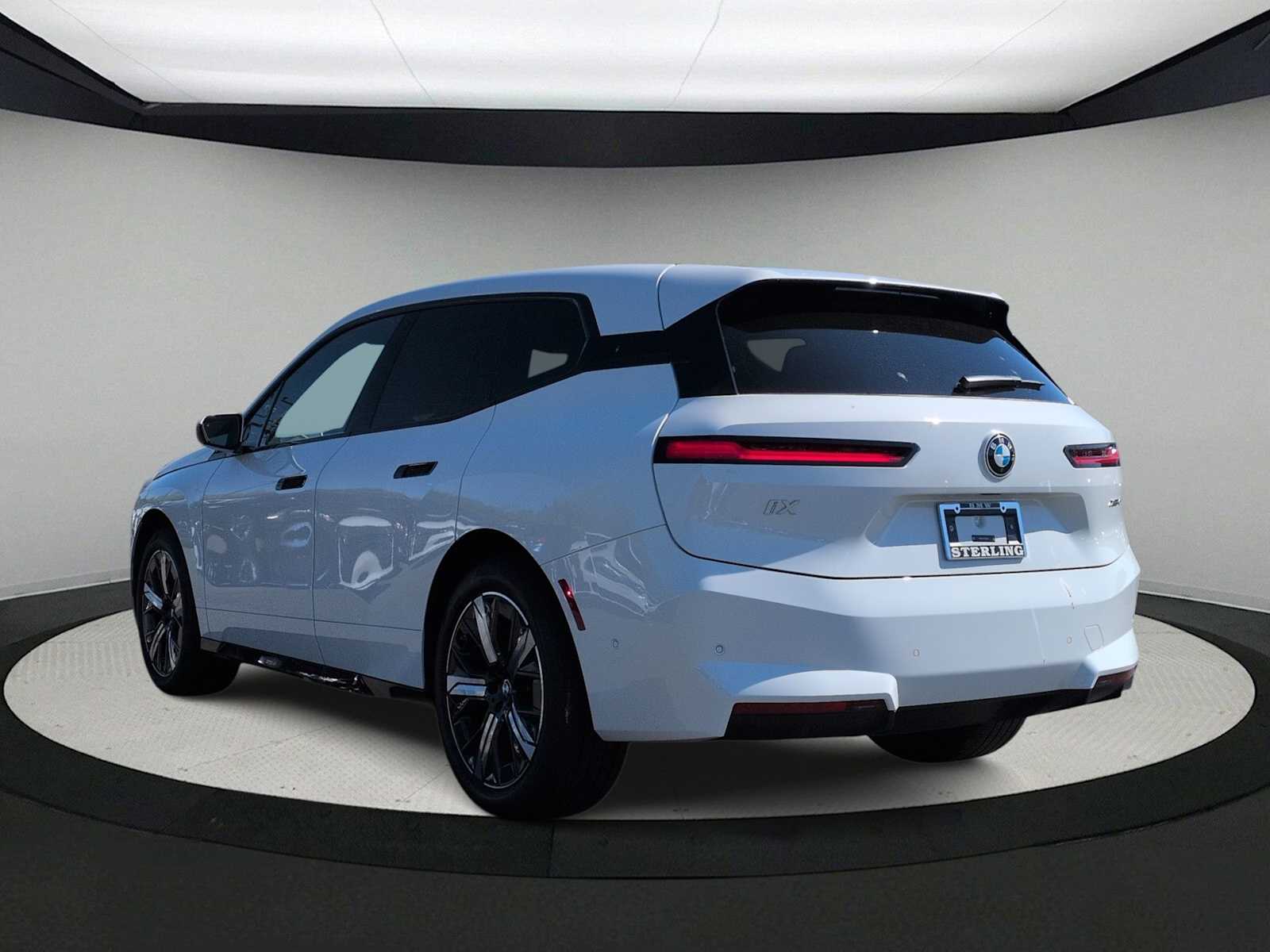 Thumbnail: 2026 BMW iX - 6